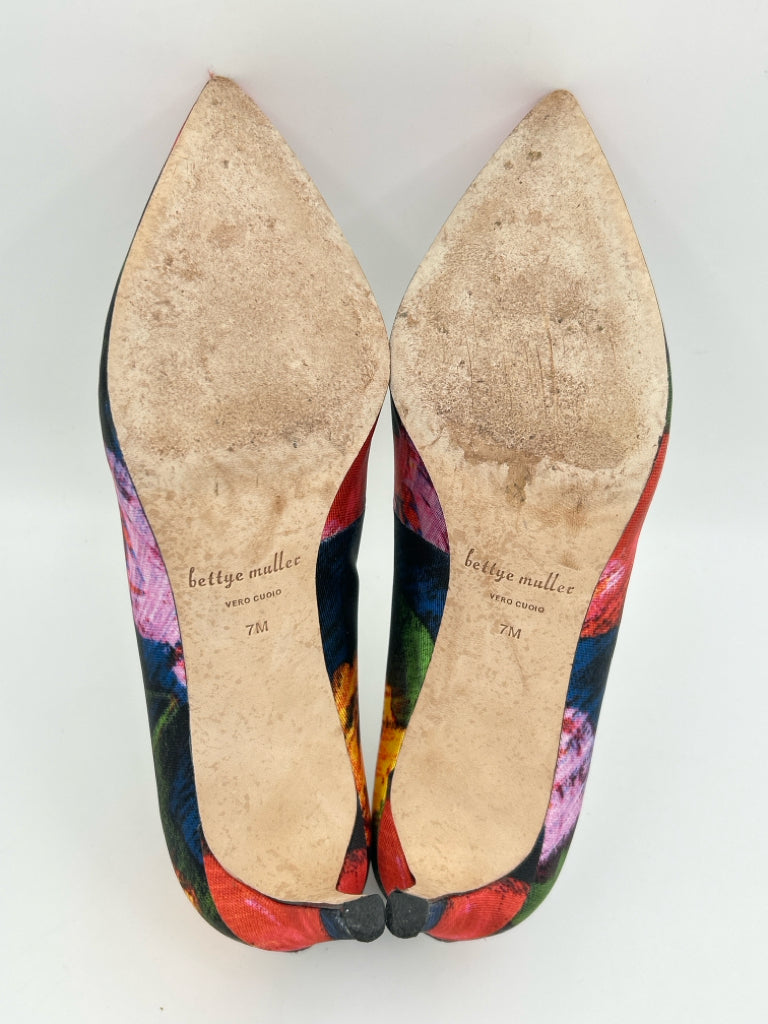 BETTYE MULLER Size 7M Multi-Color Silk Pumps