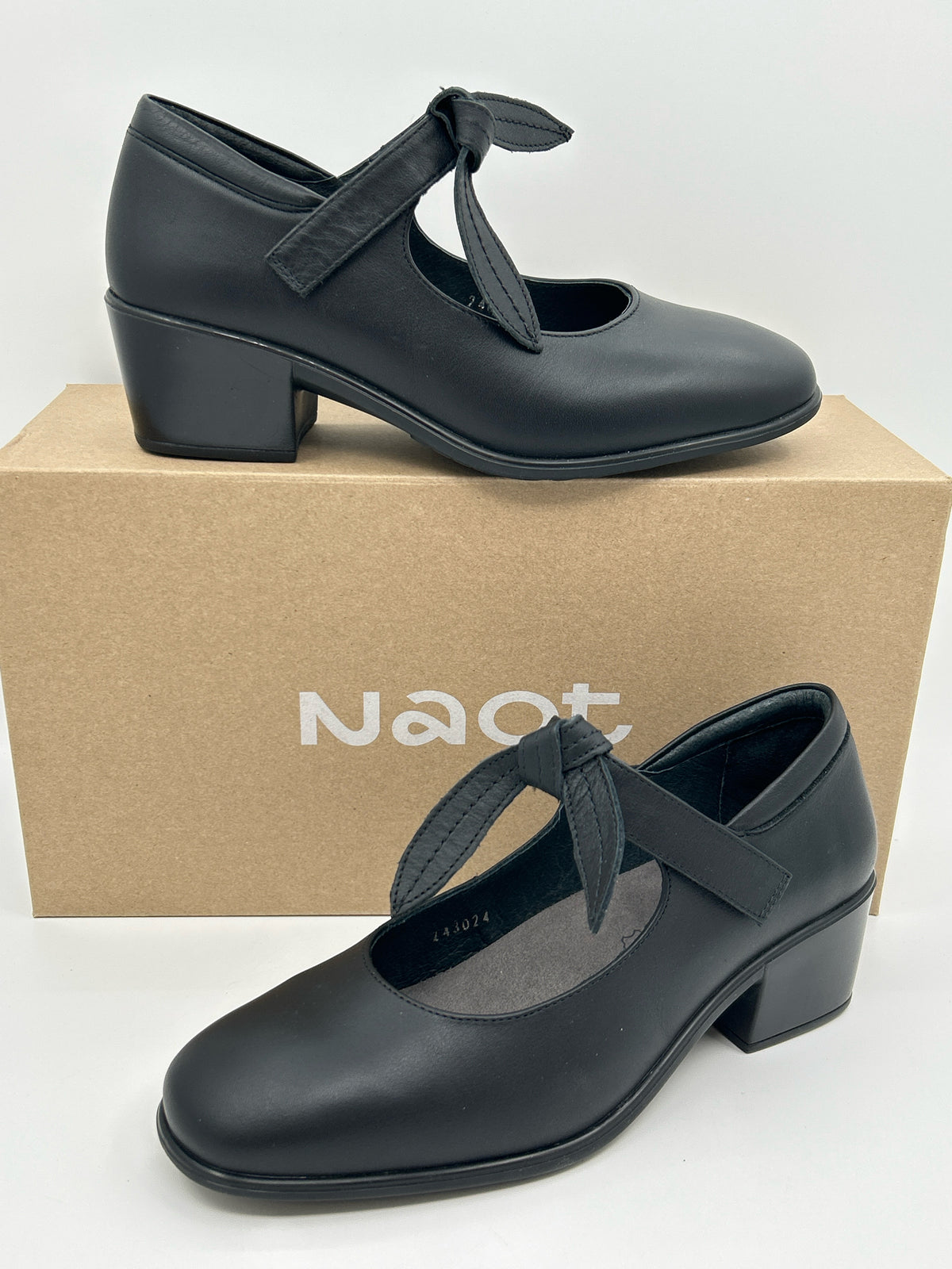 NAOT NIB Size 38 Black Women Pumps