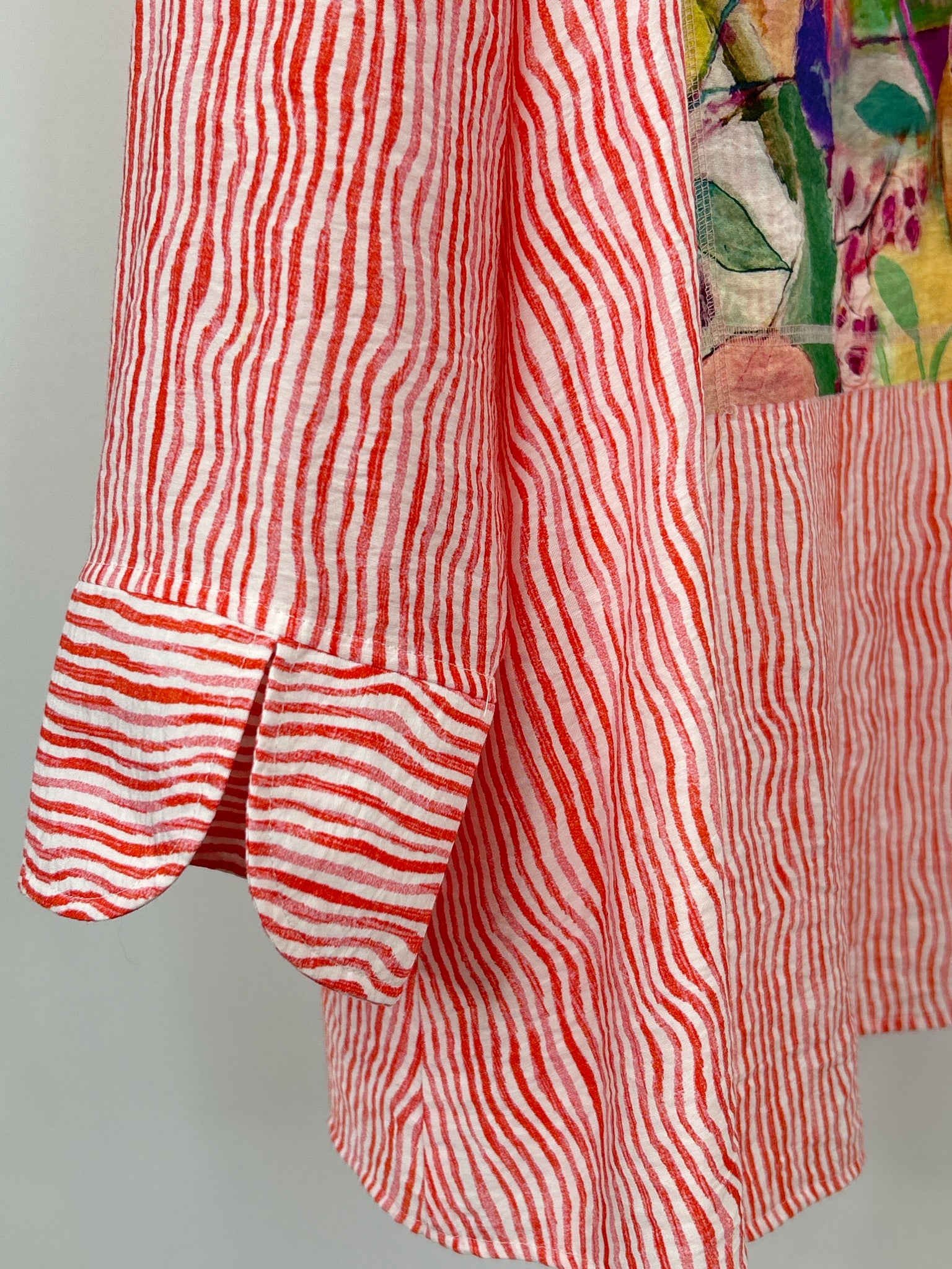 SHANA Size 1X Red Print Women Shirt