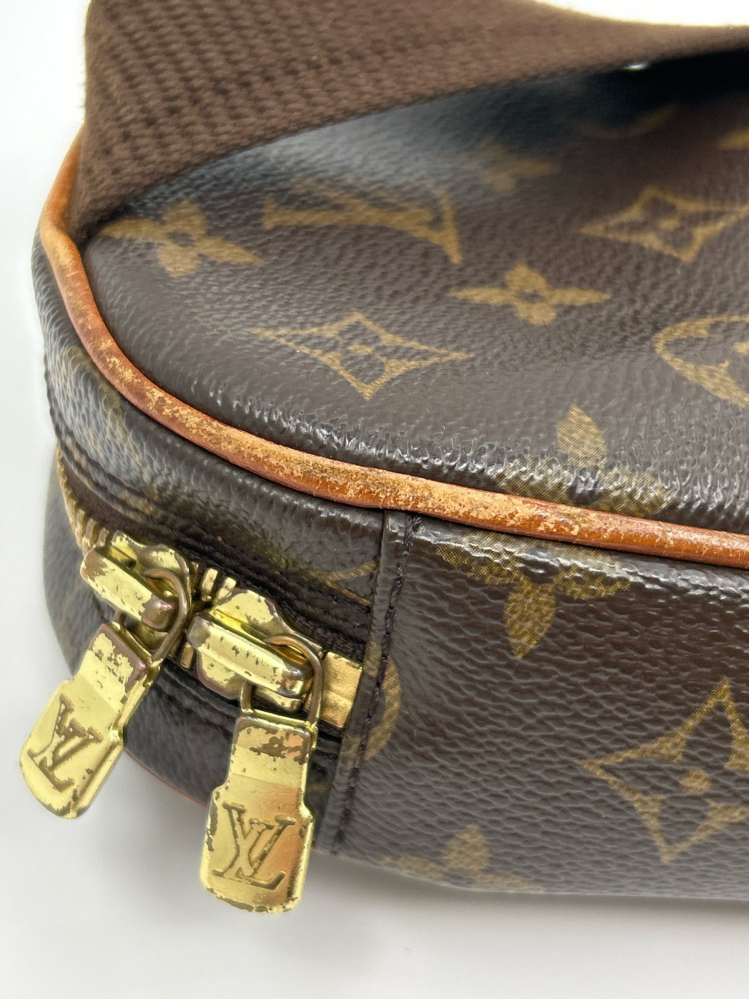 LOUIS VUITTON Brown Monogram Women Sling Bag Purse