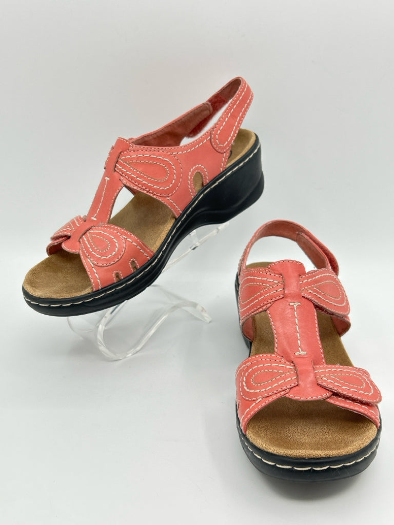 CLARKS Size 7M Coral Sandal