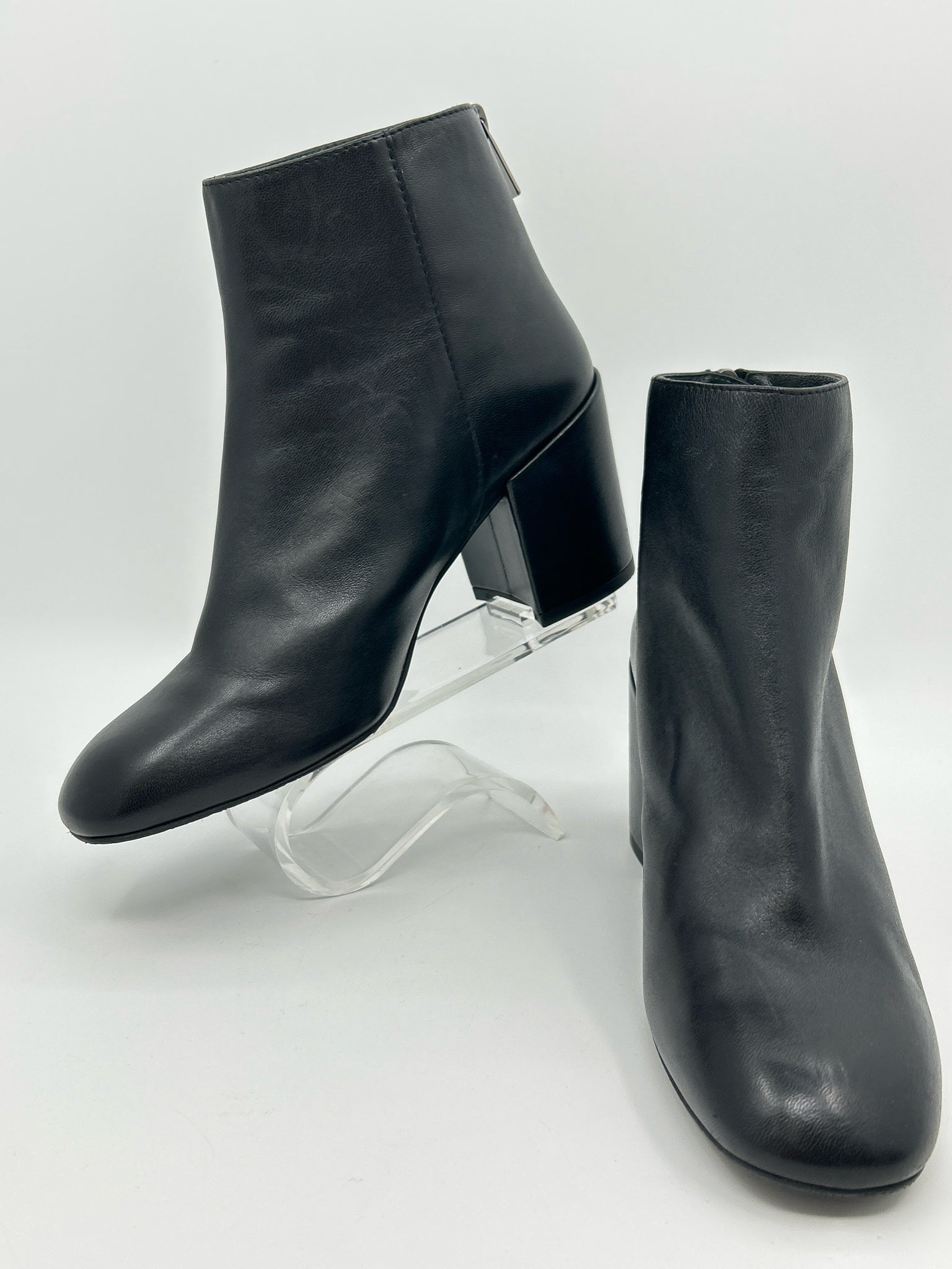 STUART WEITZMAN Size 6.5M Black Women Booties