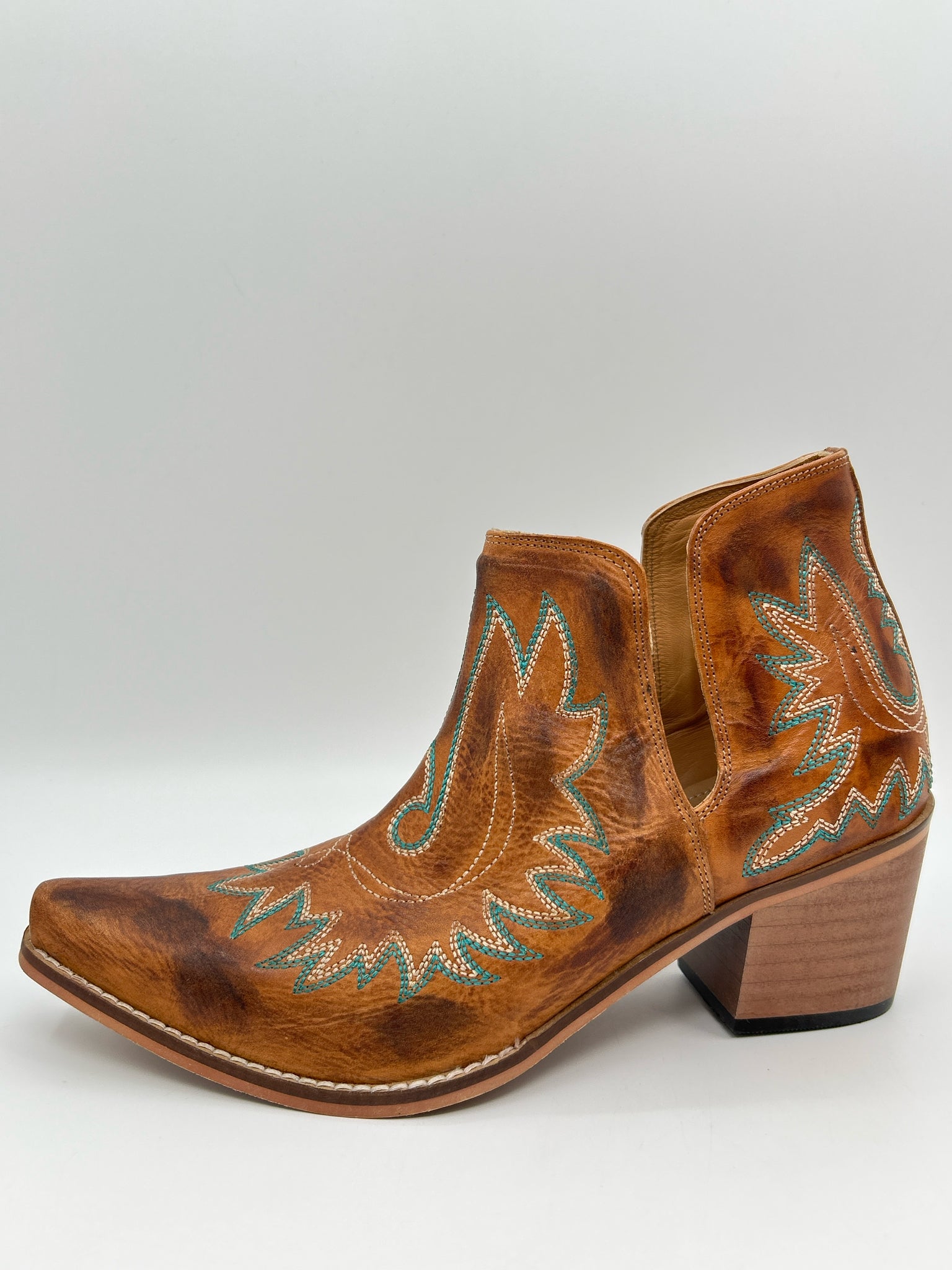 American Darling Size 9 Tan Women Booties NWOB