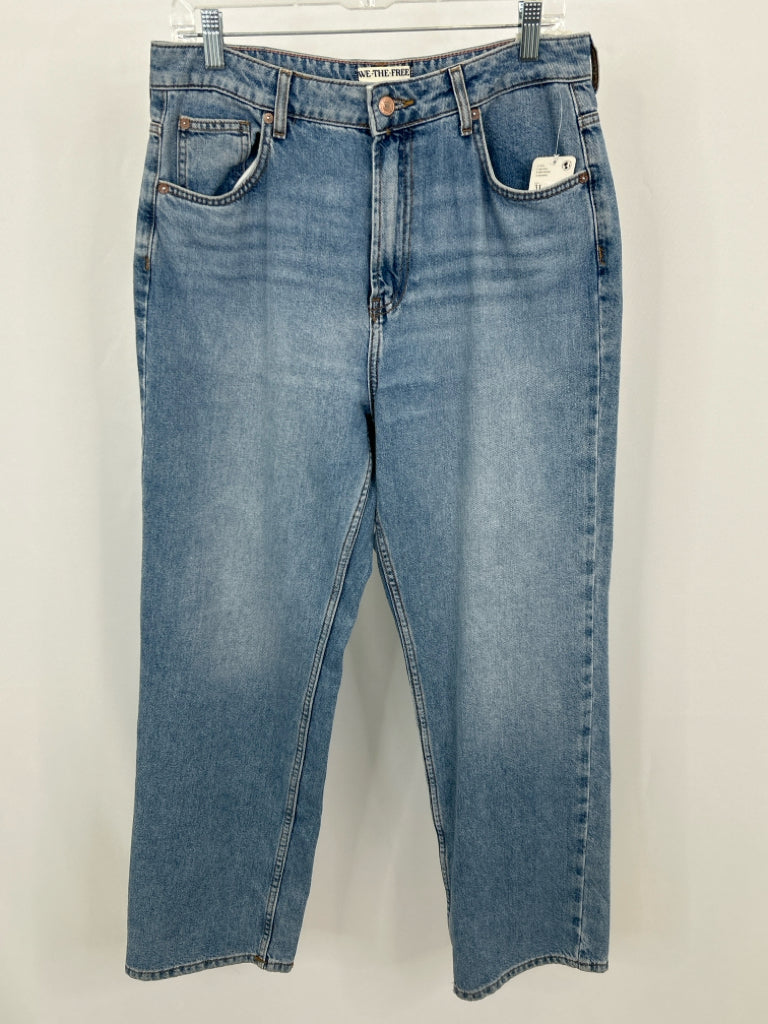 WE THE FREE Women Size 12/31 Blue Denim Jeans NWT