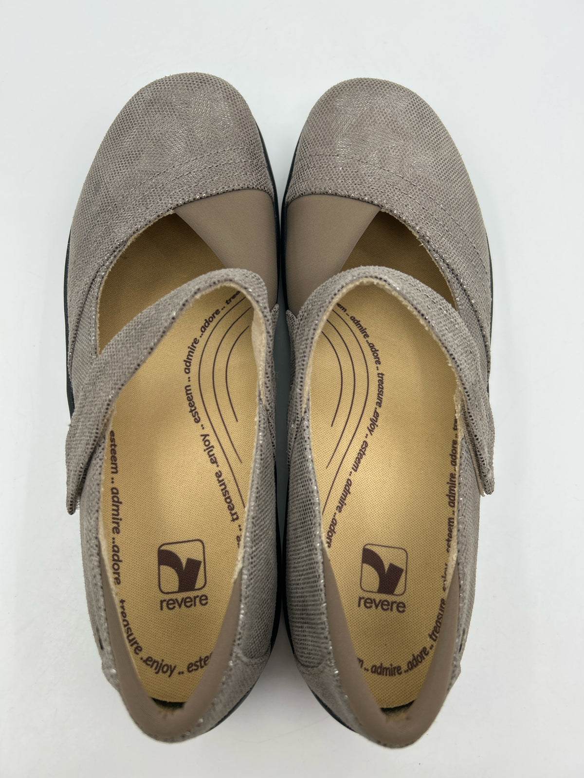 REVERE NIB Size 10M Champagne Women Shoes