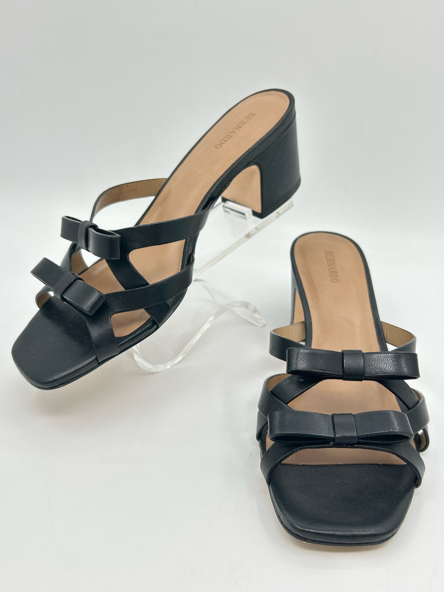 BERNARDO Size 8.5 Black Women Sandal
