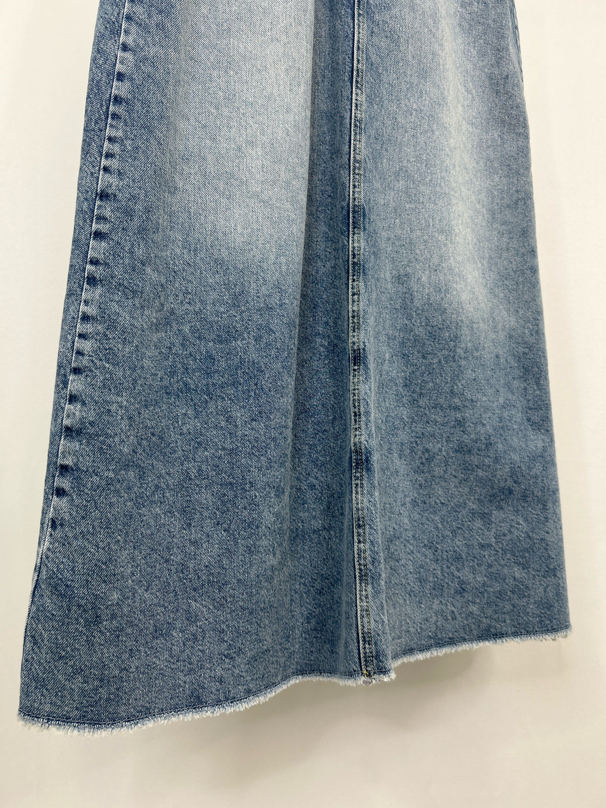 WE THE FREE NWT Size 4 BLUE DENIM Women Skirt
