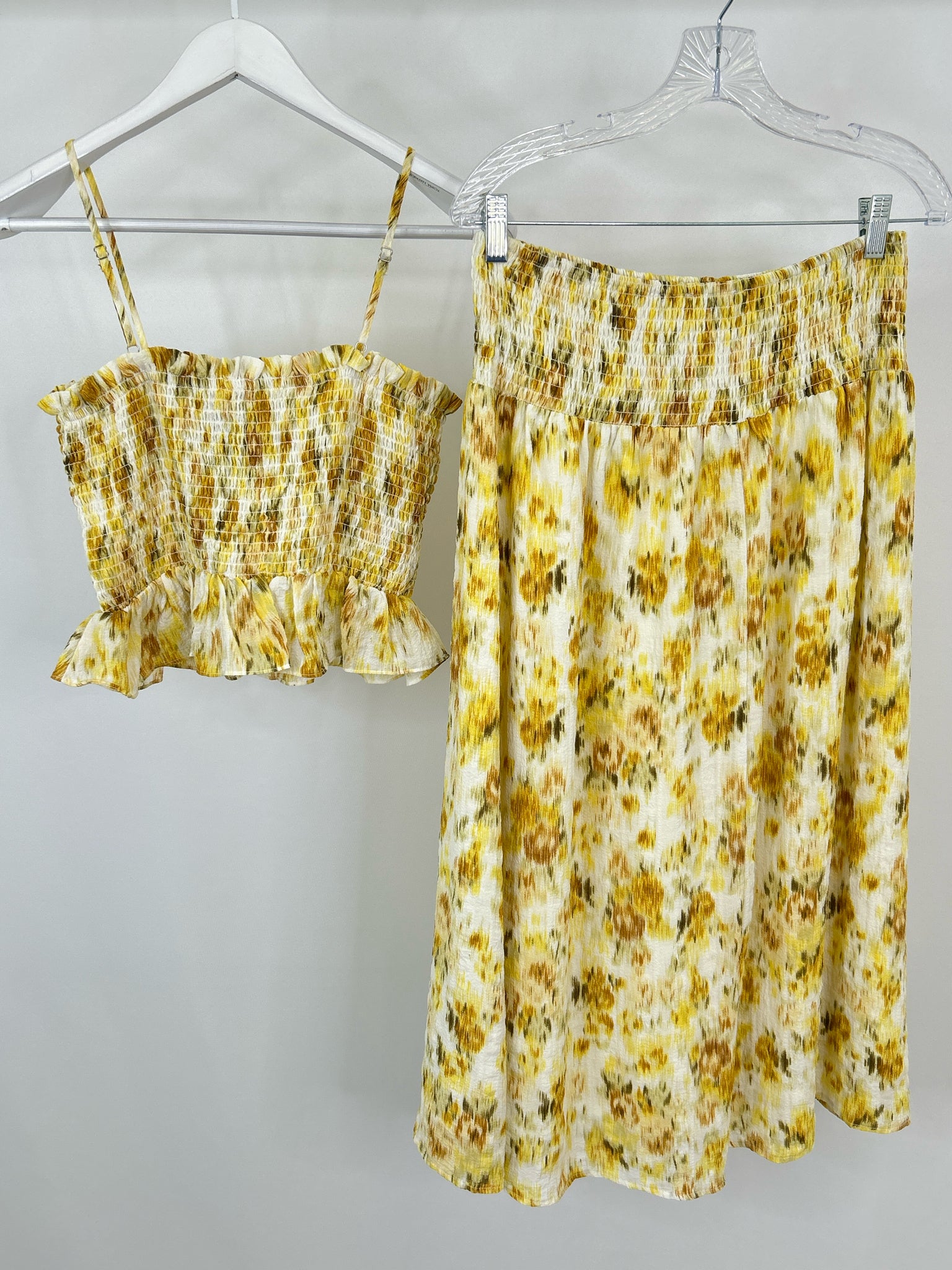 LUSH Size M Yellow Print Women 2-Piece w/skirt