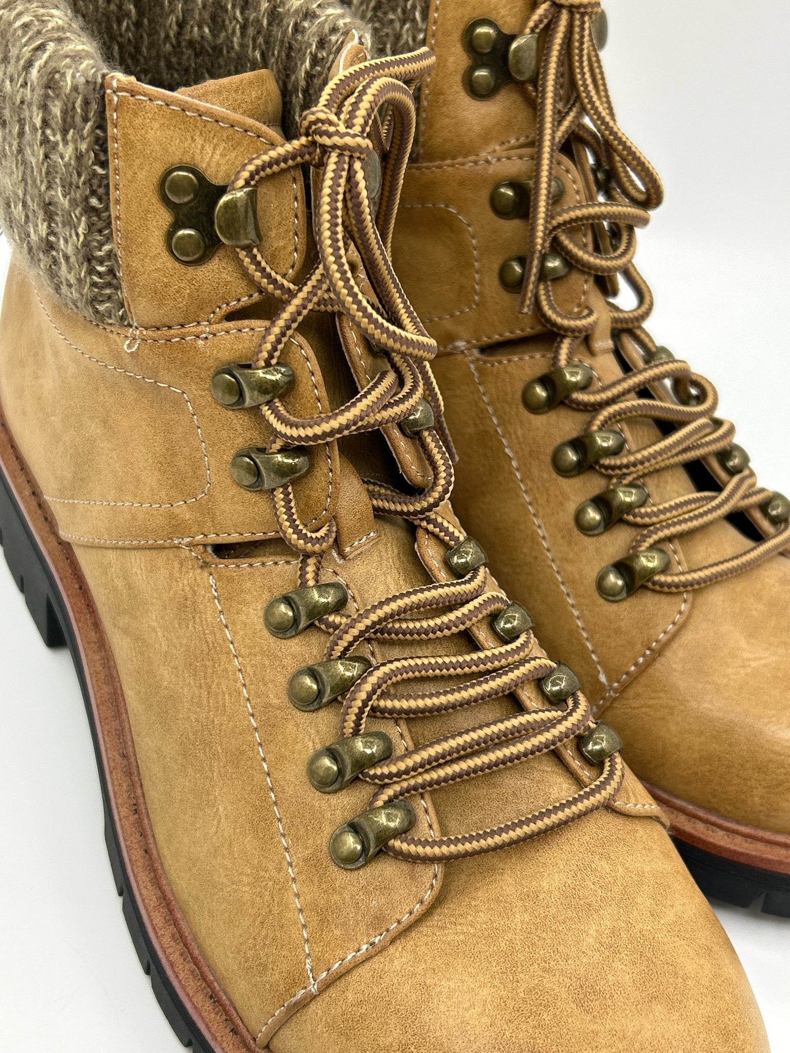 MIA NWT Size 10 Tan Women Booties