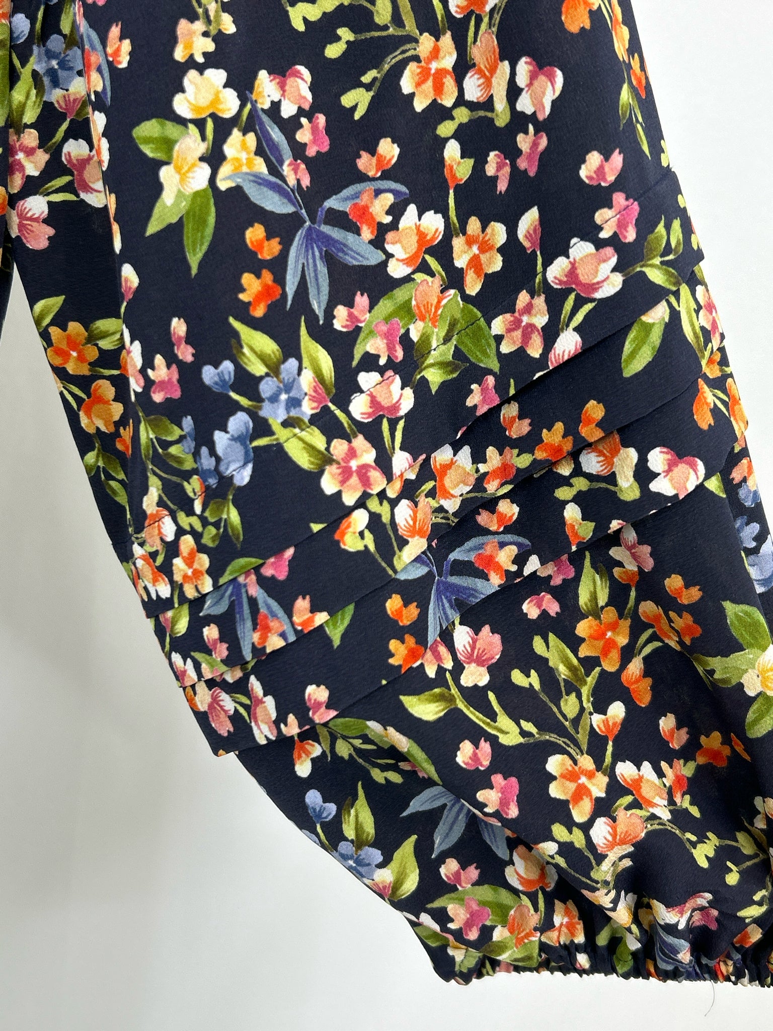 JADE JOHNNY WAS Size S NAVY FLORAL Women Top