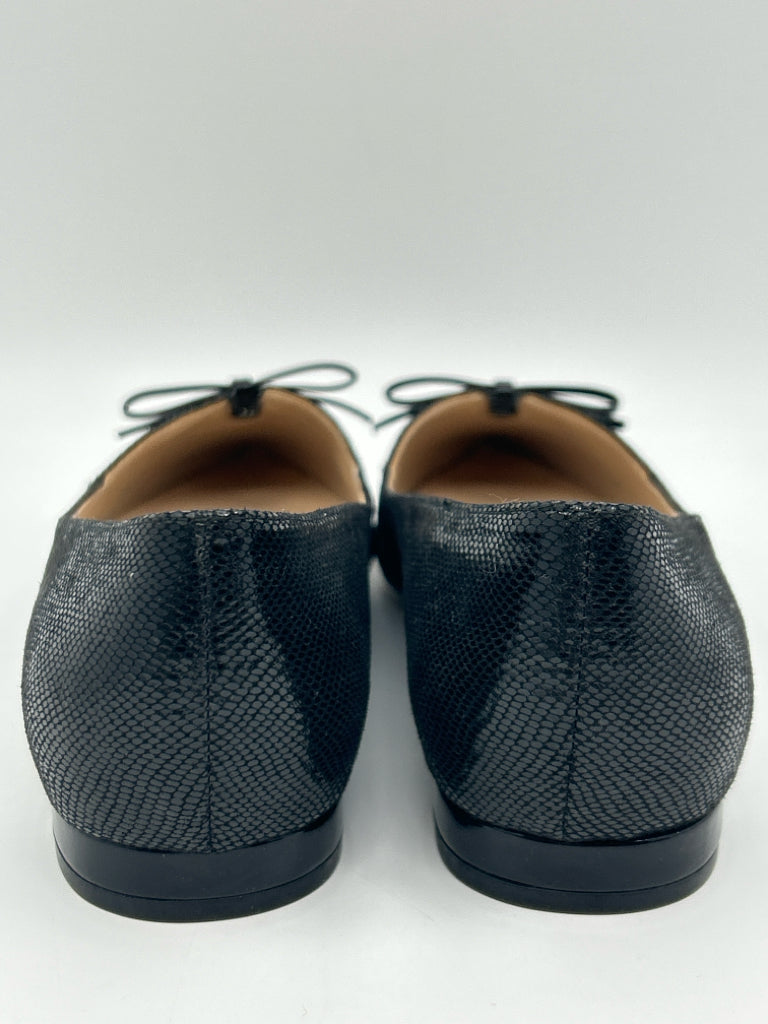 White House Black Market Women Size 8.5 Black Flats