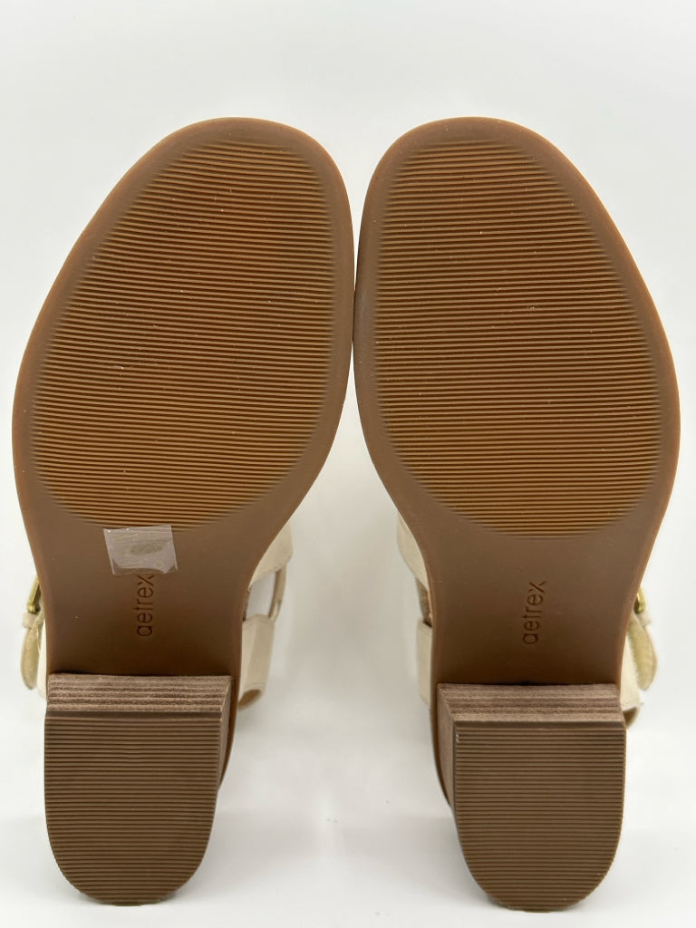 AETREX Size 8.5 Ivory Women's Sandal