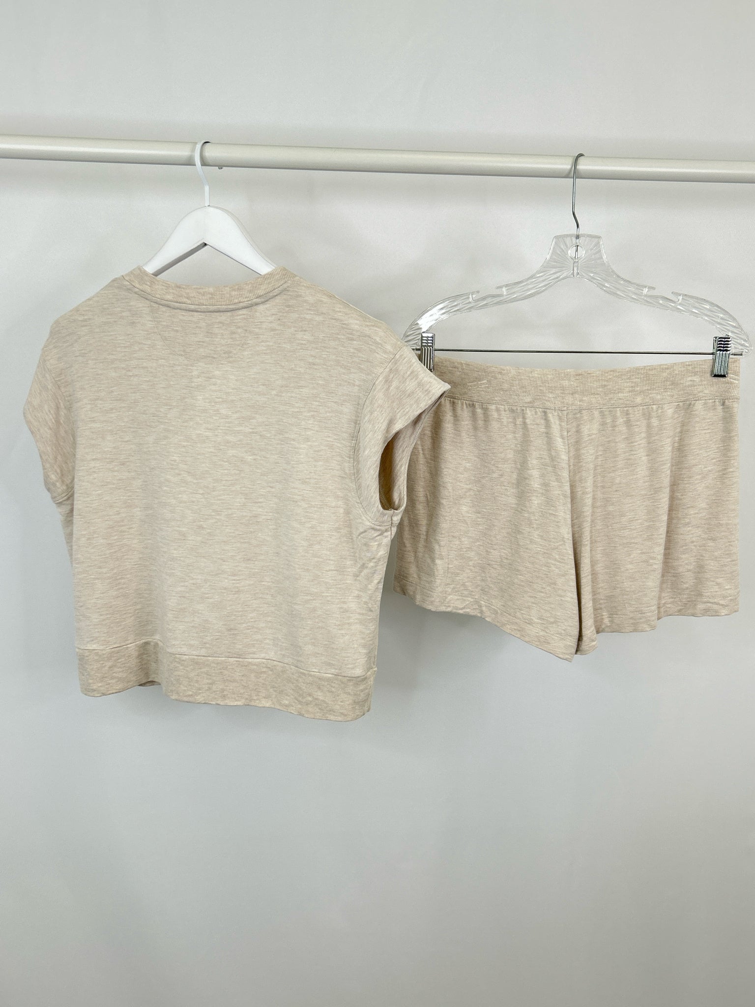LAKE Size M Beige Women 2-Piece w/shorts