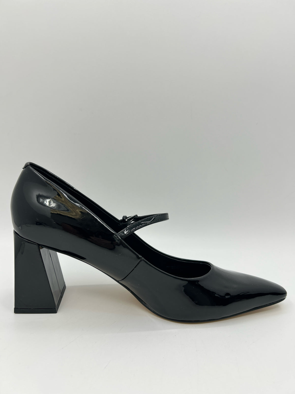 CALVIN KLEIN Size 10M Black Women Pumps