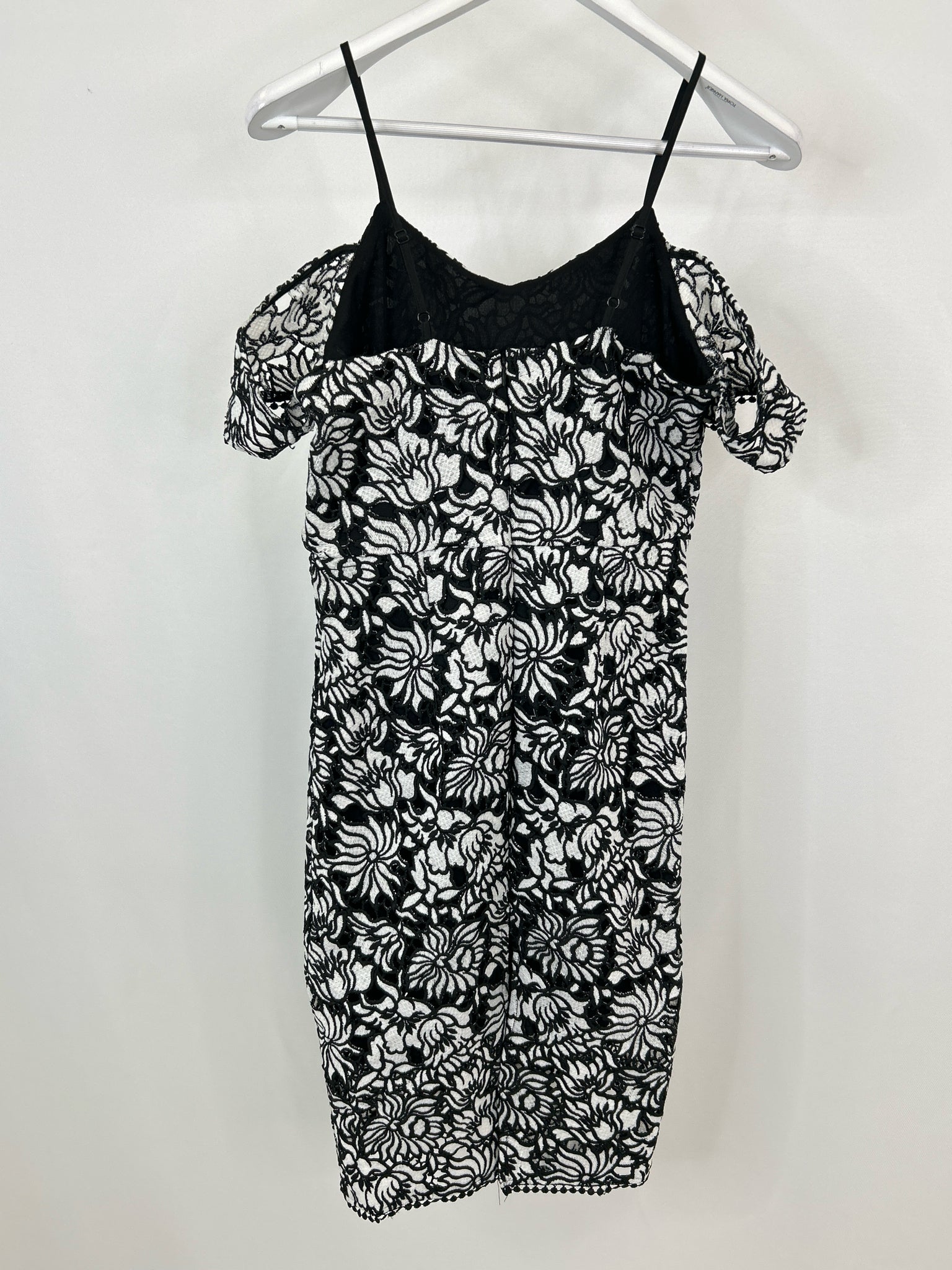 ROMEO + JULIET Size M Black Floral Women Dress NWT