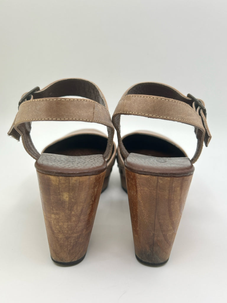 CORDANI Women Size 38 Taupe Clogs