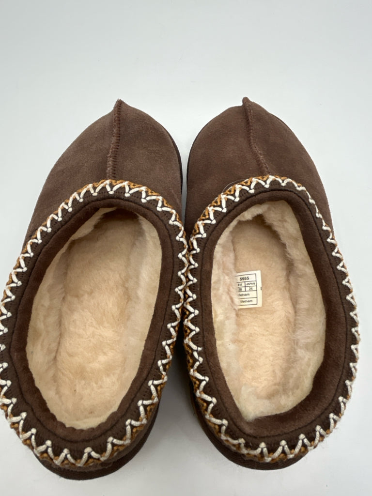 UGG Size 7 Brown Clogs