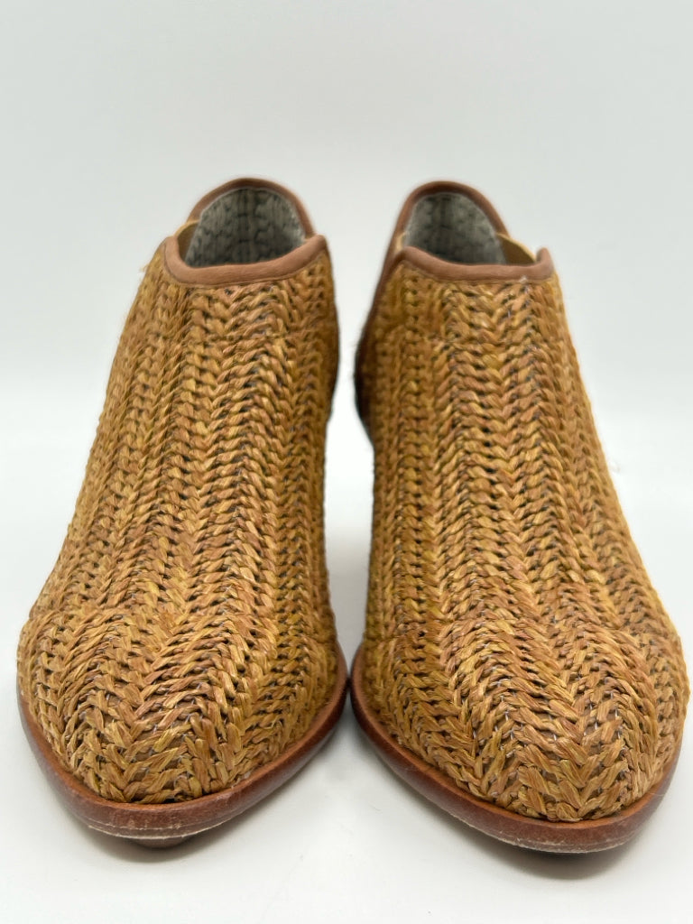 MATT BERNSON Size 7M CHESTNUT Booties