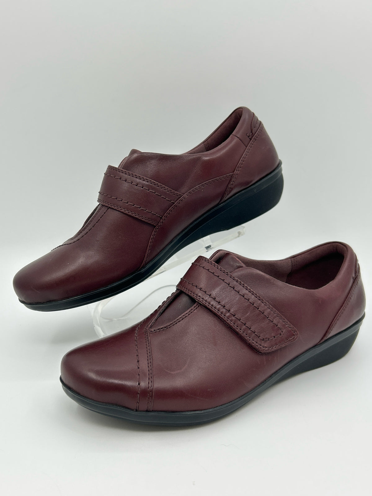 CLARKS COLLECTION NWOB Size 7 Burgundy Women Shoes