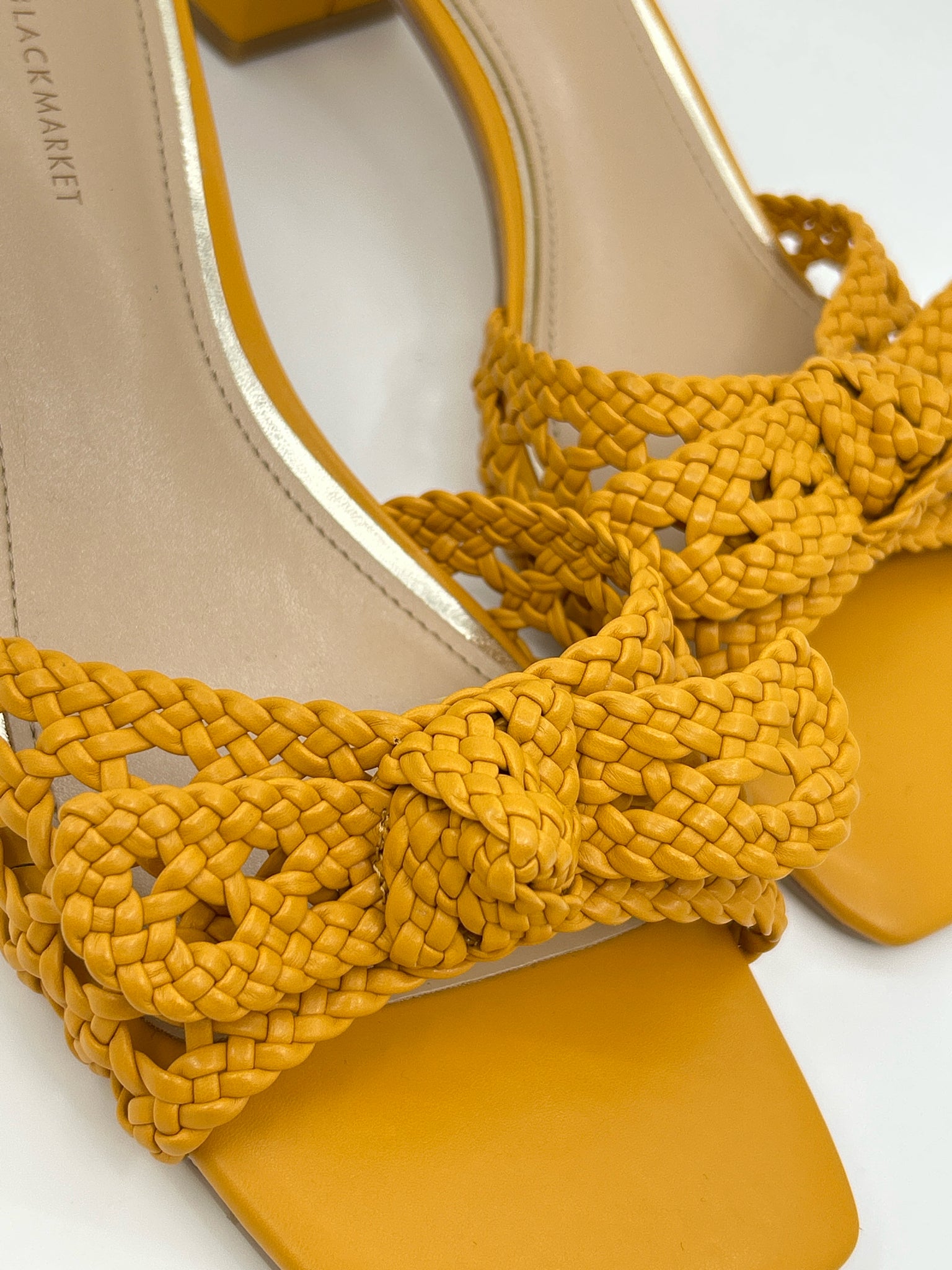 White House Black Market Size 9.5M Yellow Women Sandal