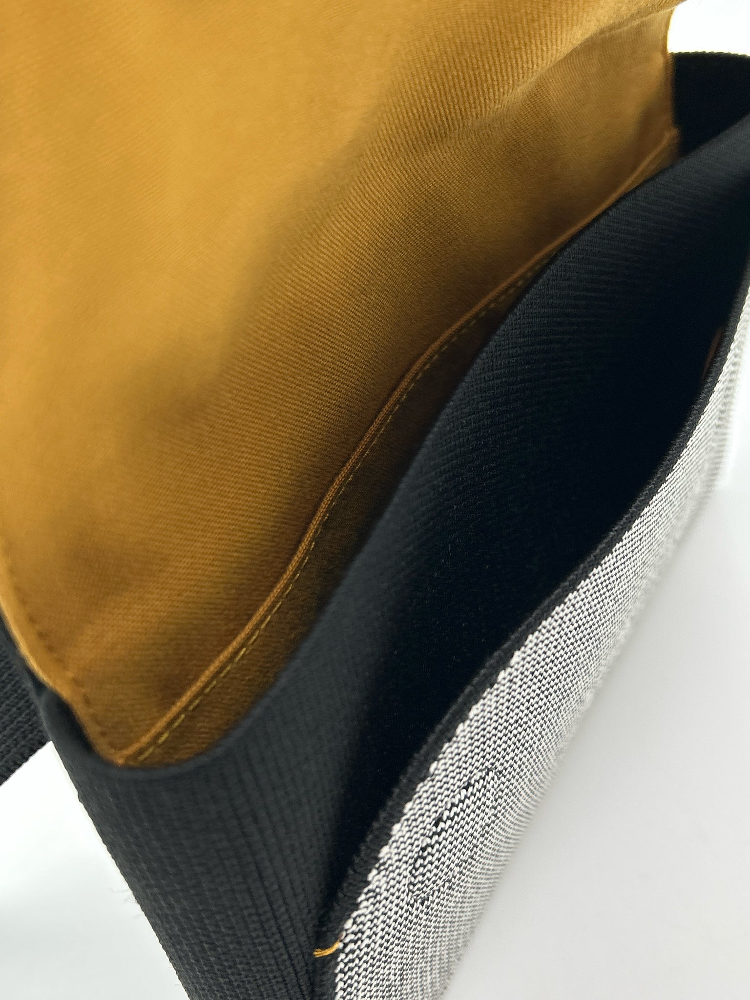 ROTHY'S Grey & Black Women Purse