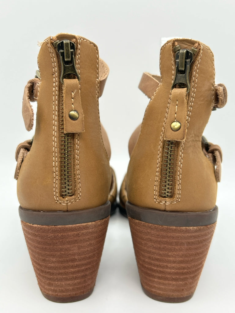 OTBT Size 10M Tan Women's Sandal