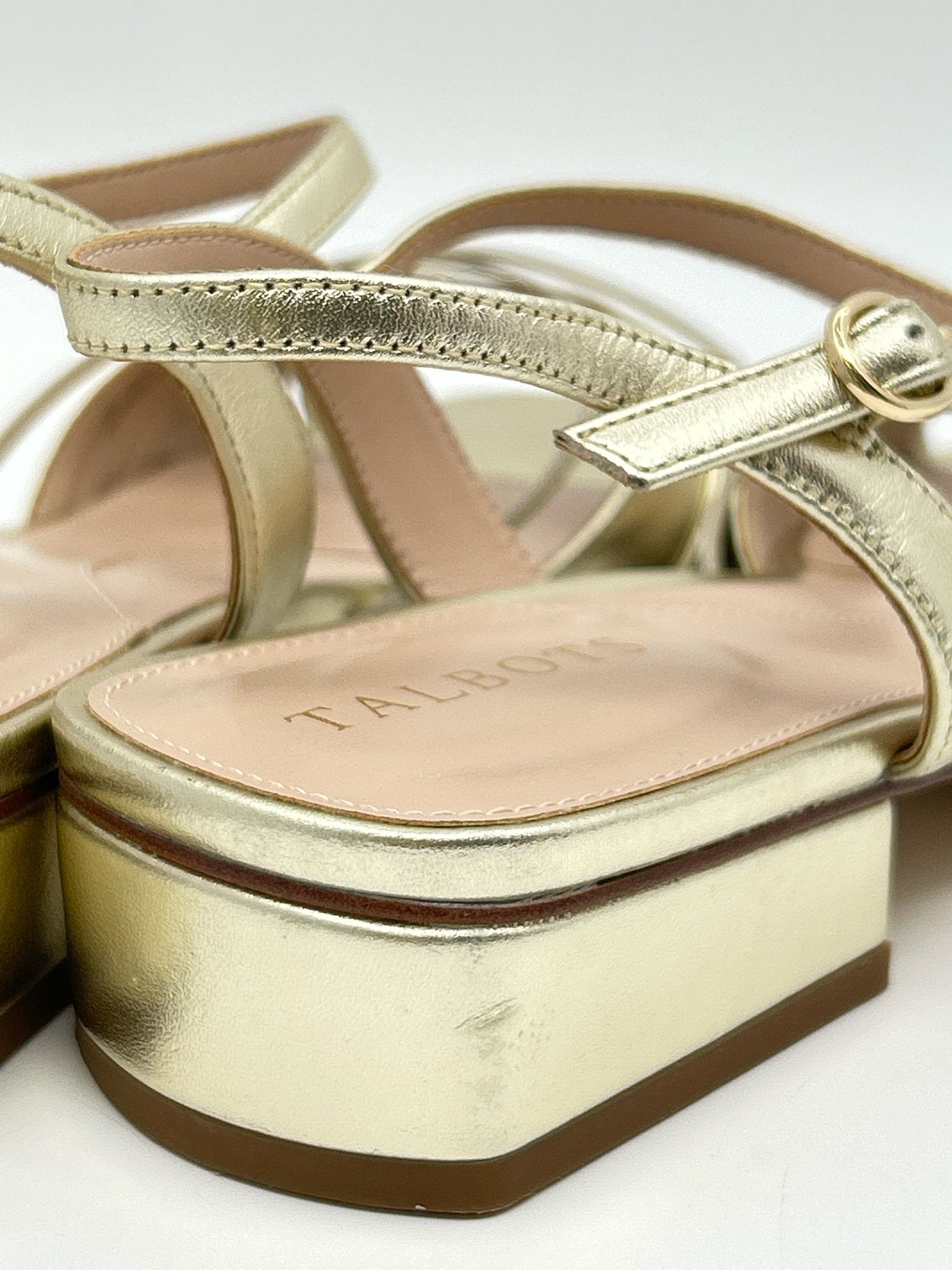 TALBOTS Size 10M gold metallic Women Sandal