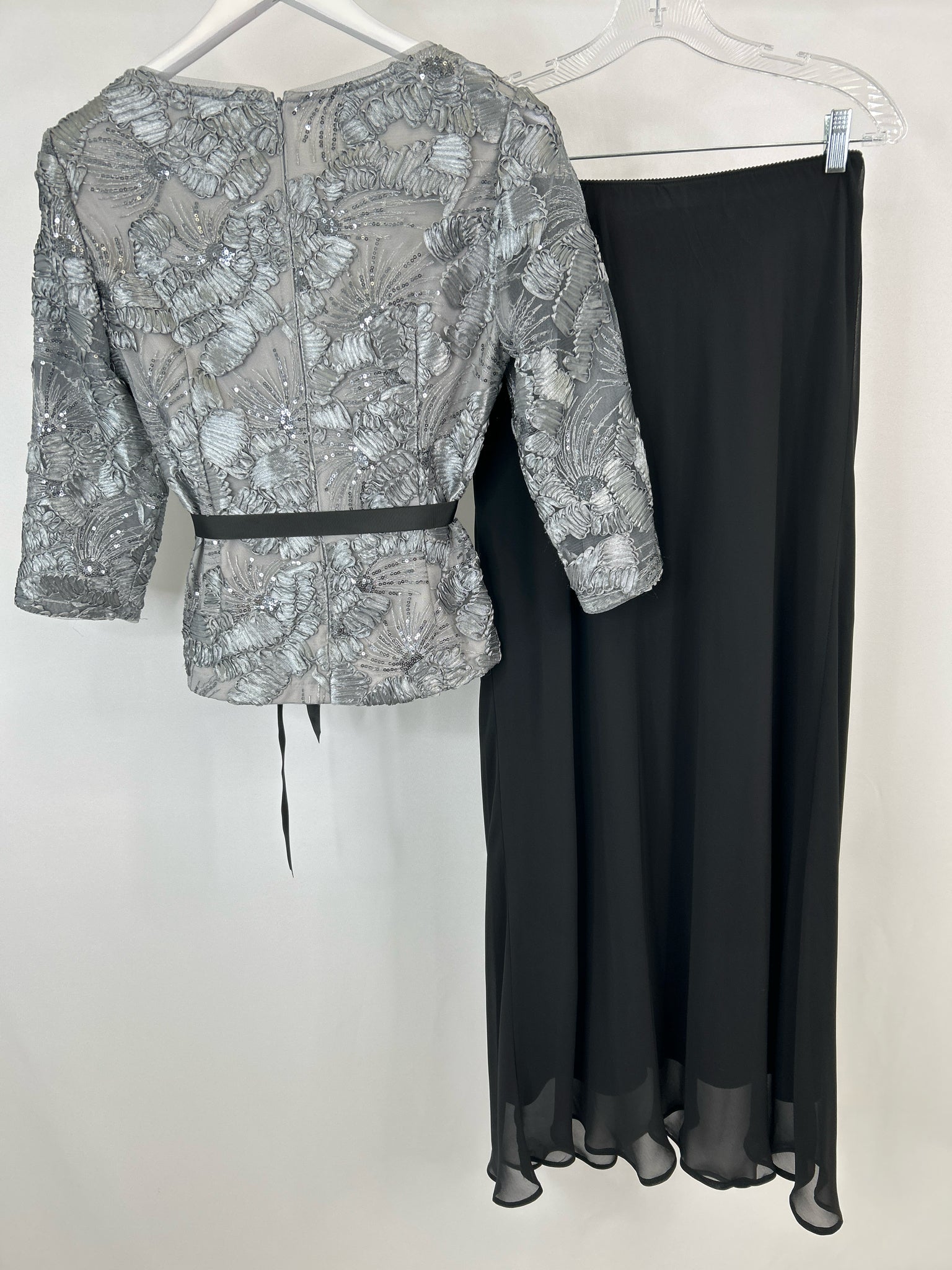 ALEX EVENINGS Size S black and grey Women 2-Piece w/skirt