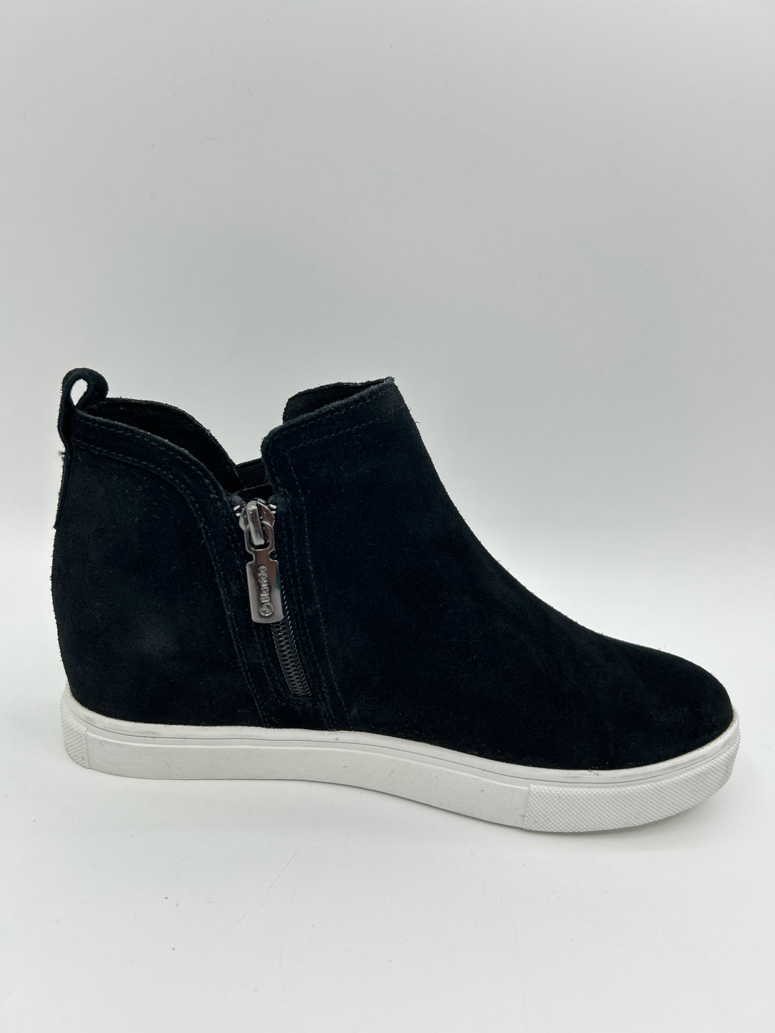 BLONDO Size 6M Black Women Booties