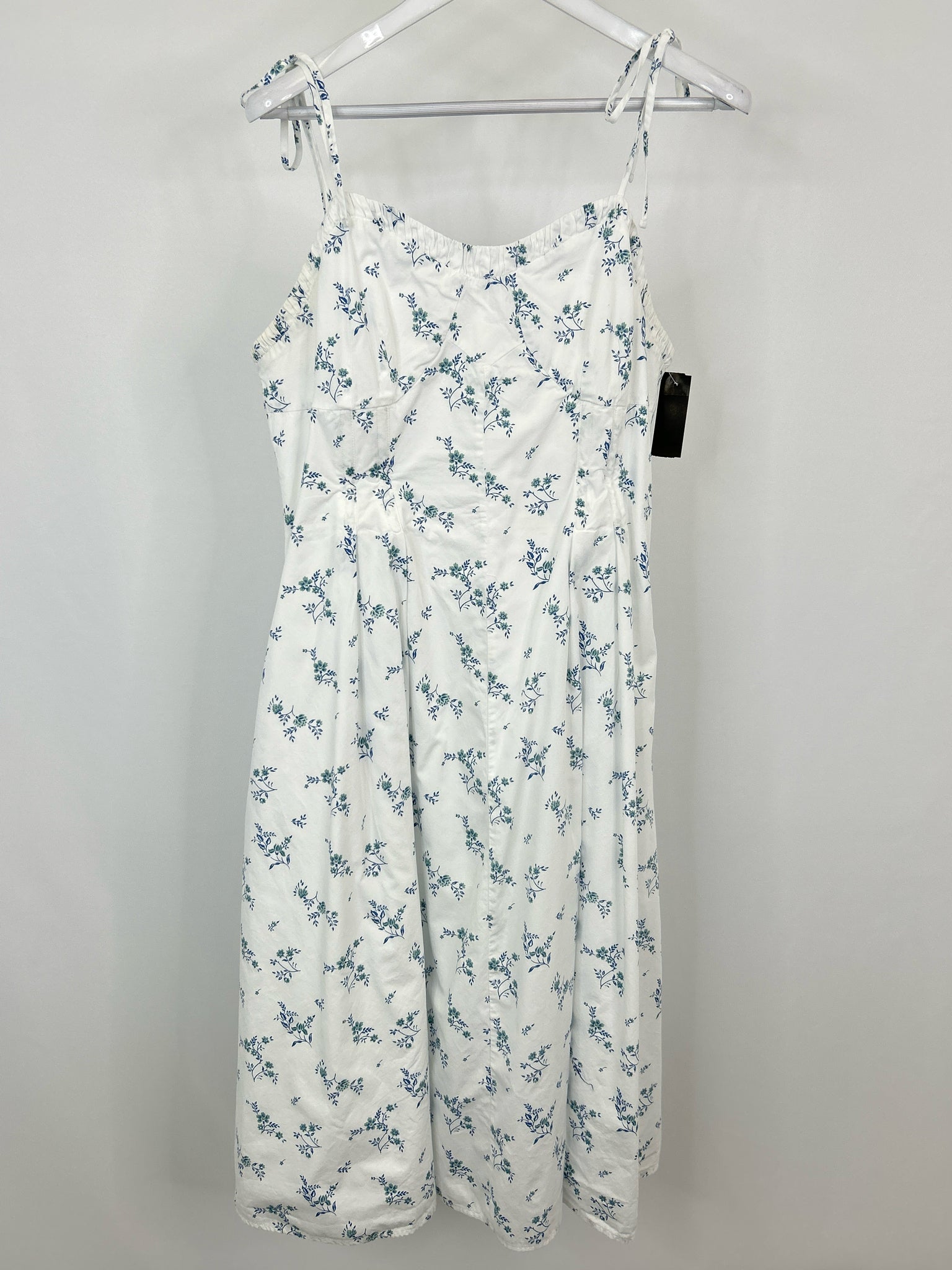 CROWN & IVY Size 16 White Floral Women Dress