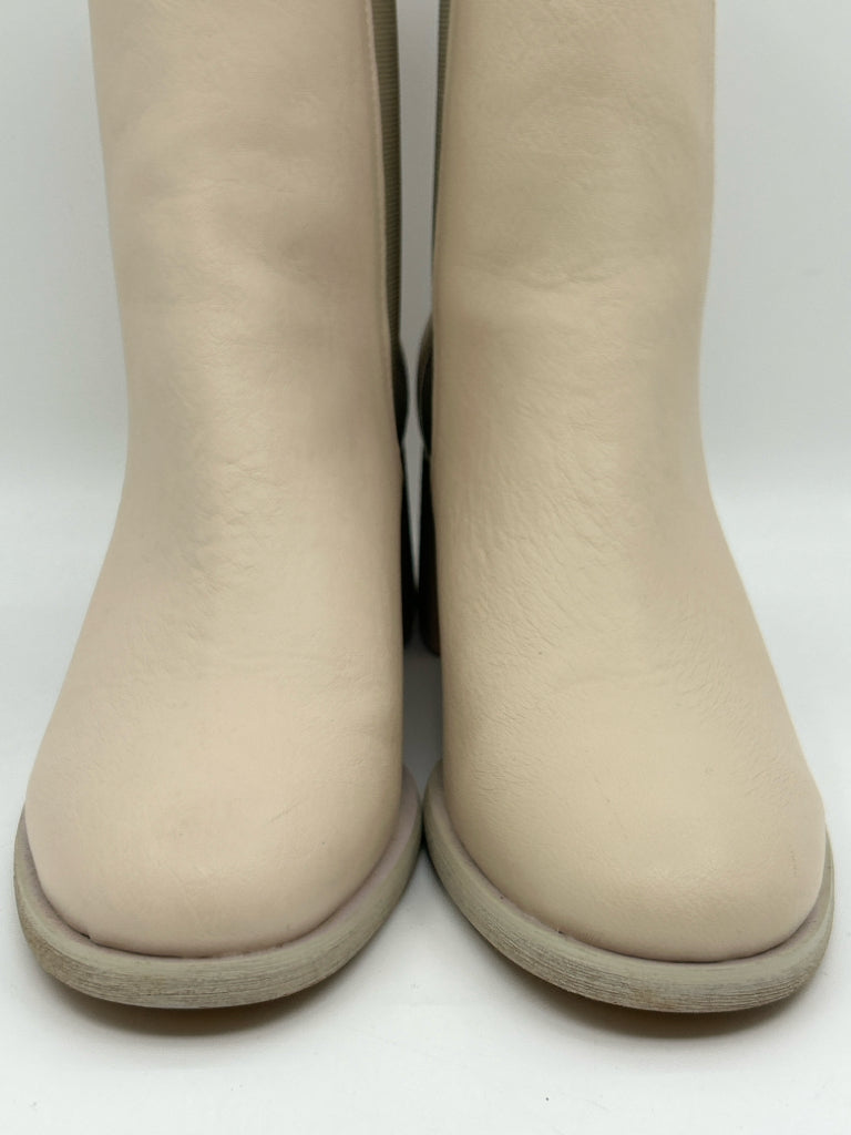 OASIS SOCIETY Size 8.5 Bone Olivia Chelsea Boots