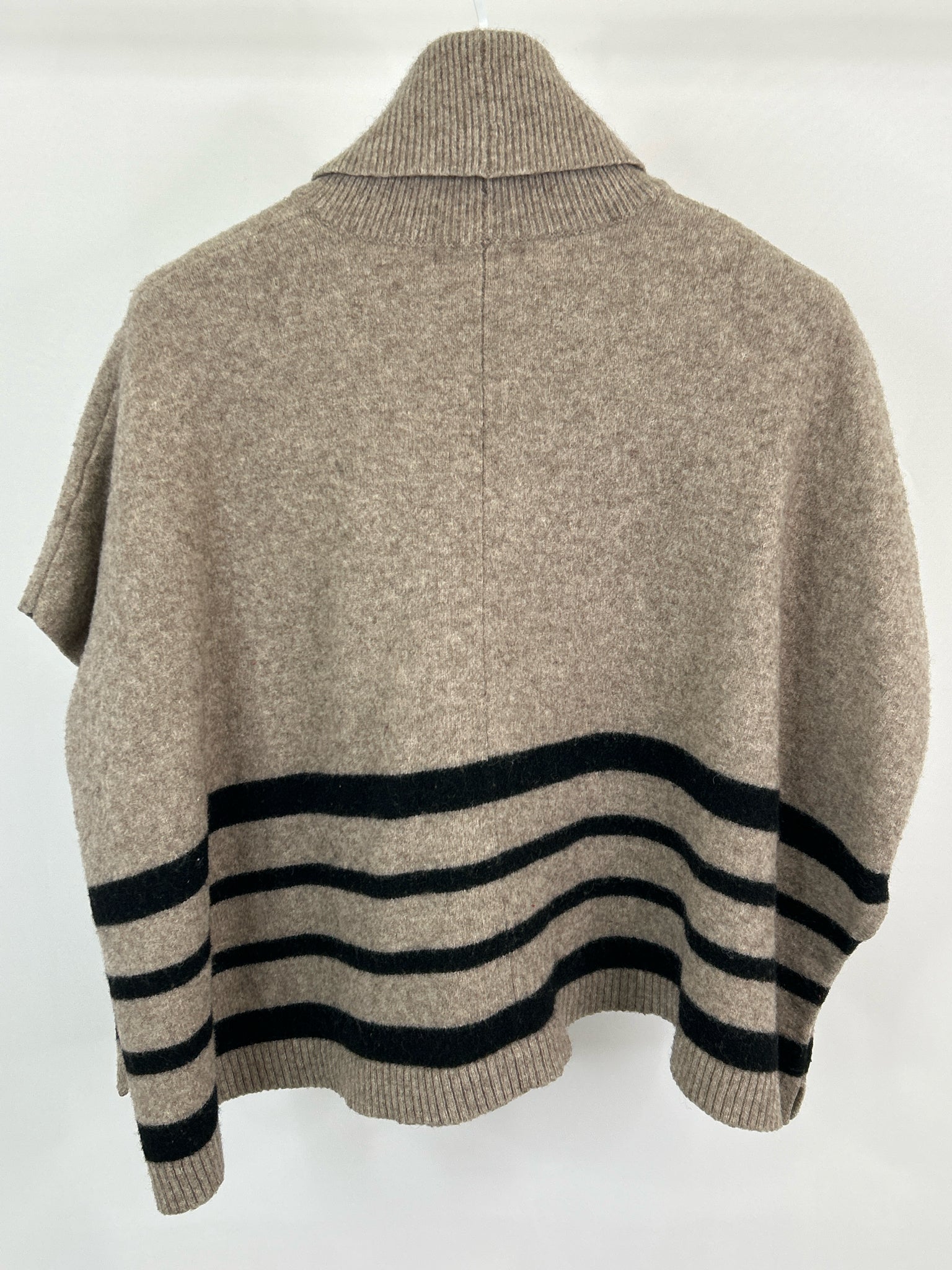 TAHARI Size L Brown and Black Women Poncho