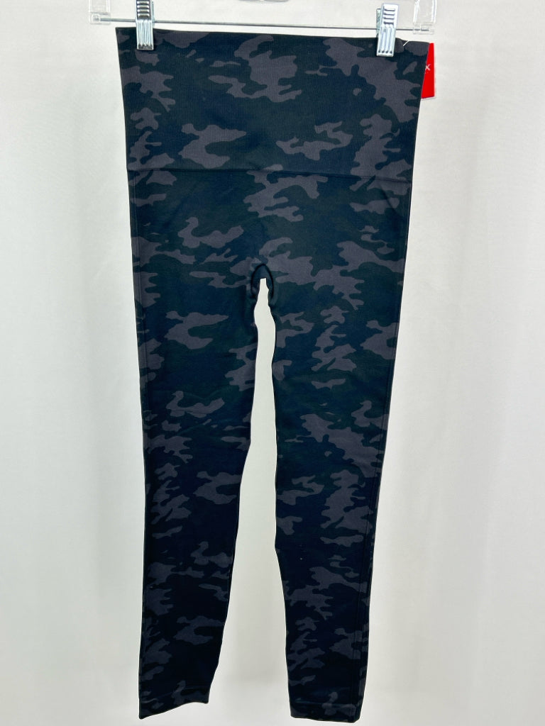 SPANX Women Size M Black Print Legging NWT