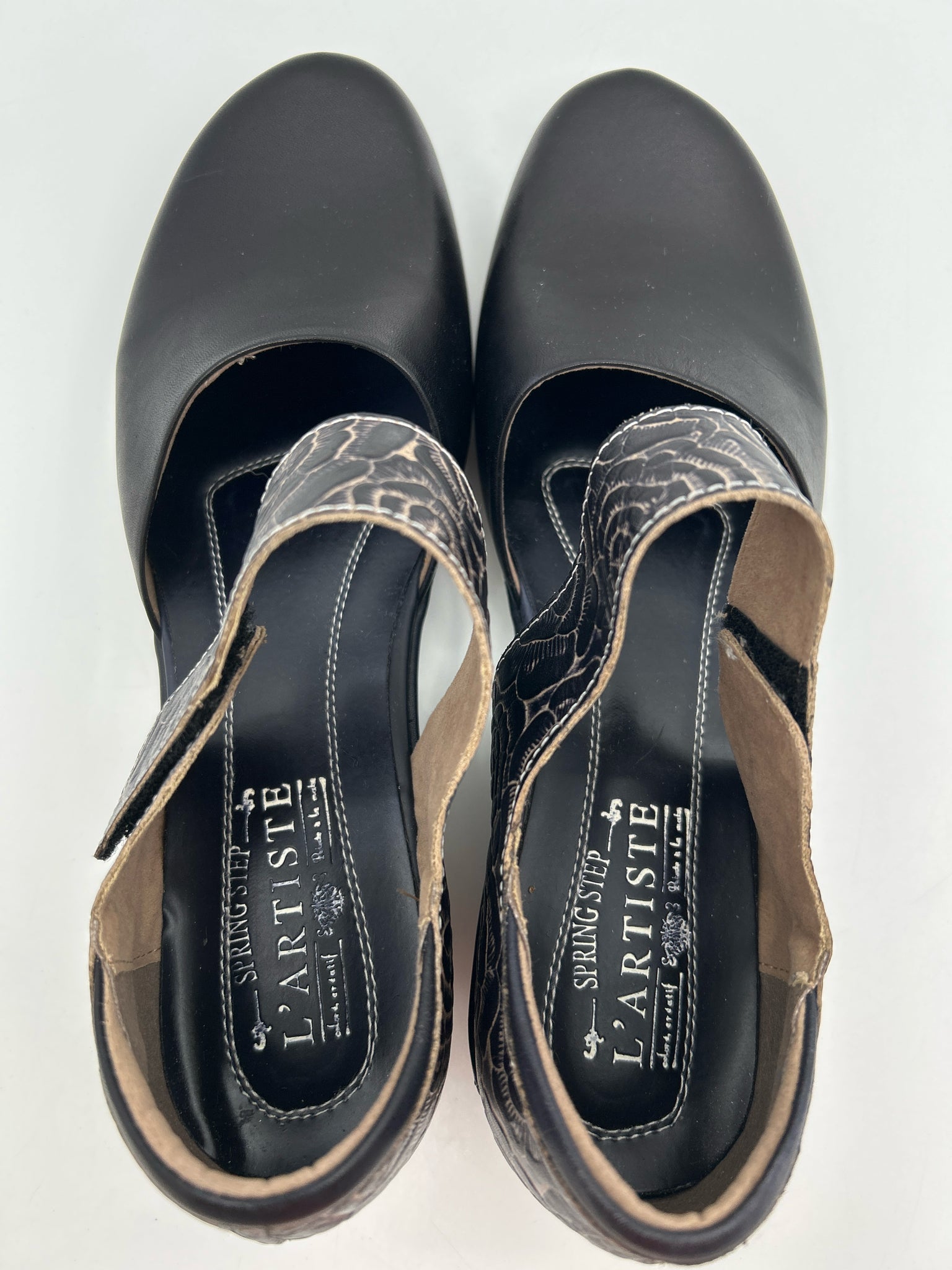 L'ARTISTE Size 9.5/10 BLACK AND TAUPE Women Shoes
