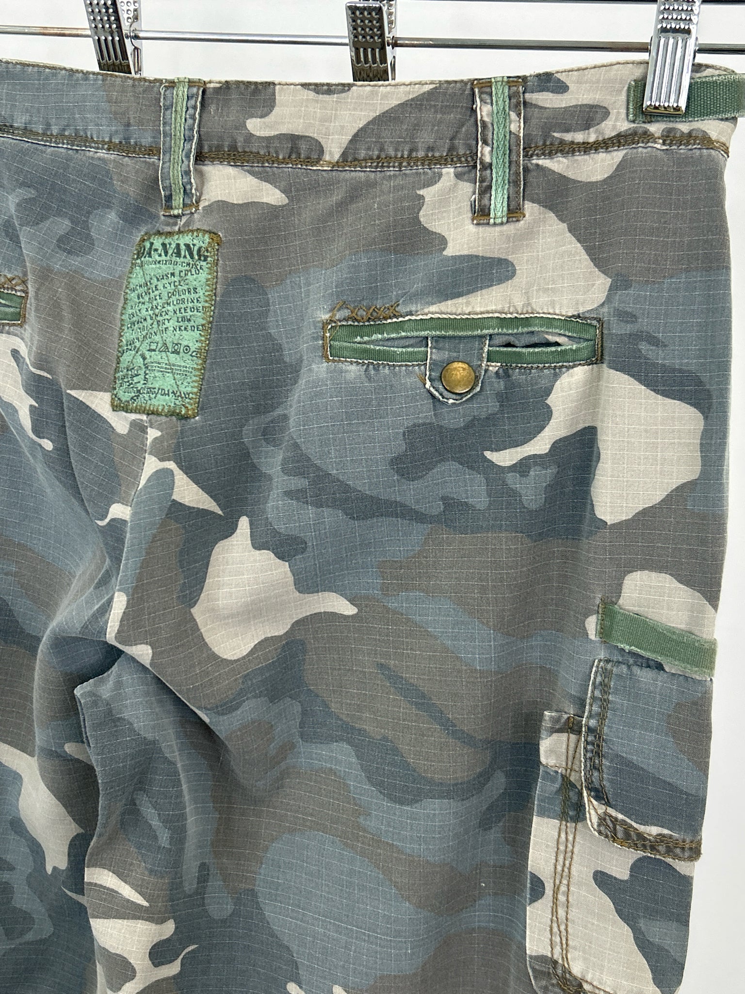 DA-NANG Size 34 CAMO Women Pants