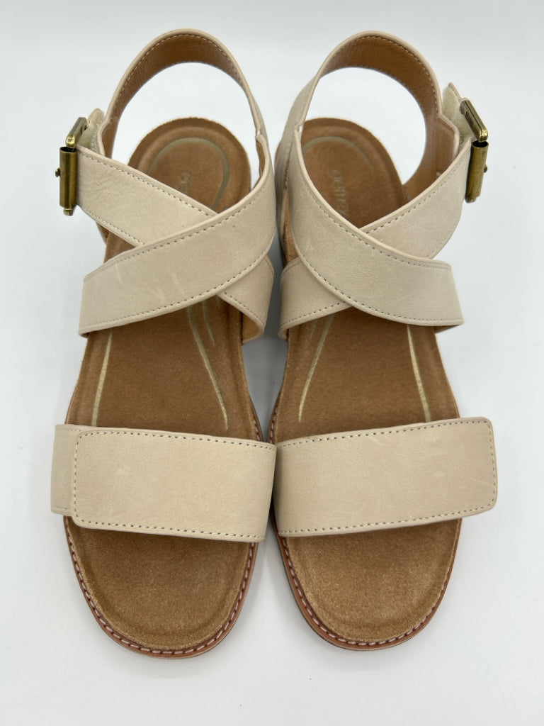 AETREX Size 8.5 Ivory Women's Sandal