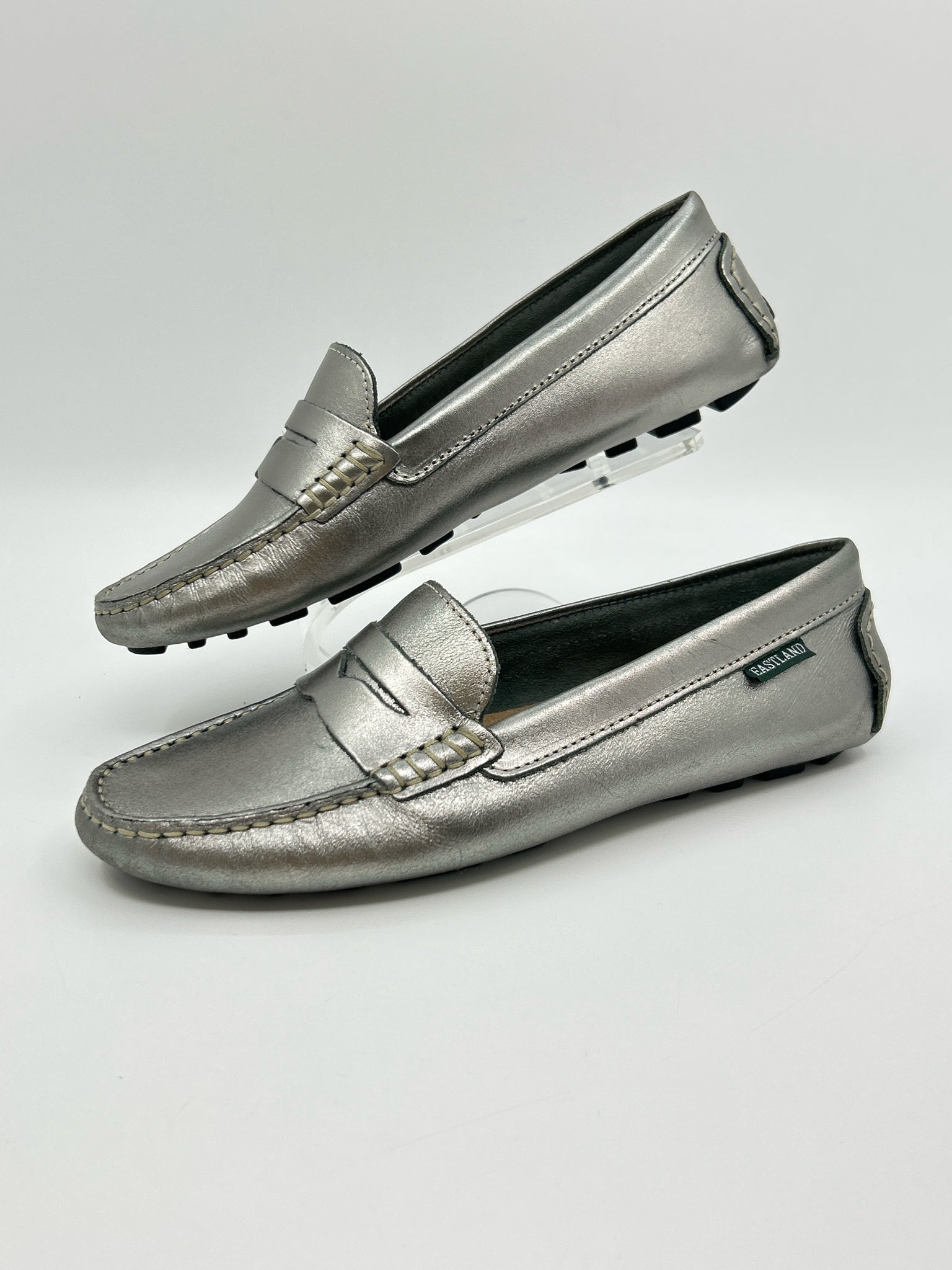 EASTLAND Size 7M Silver Metallic Women Loafer