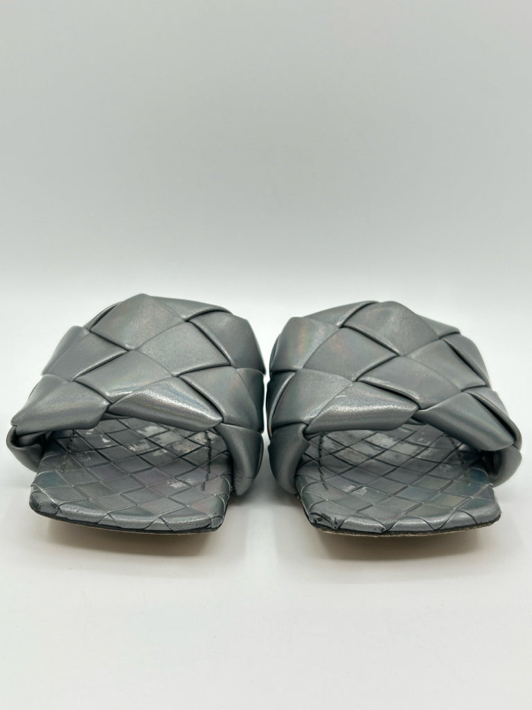 BOTTEGA VENETA Size 38 METALLIC SILVER Women's Sandal