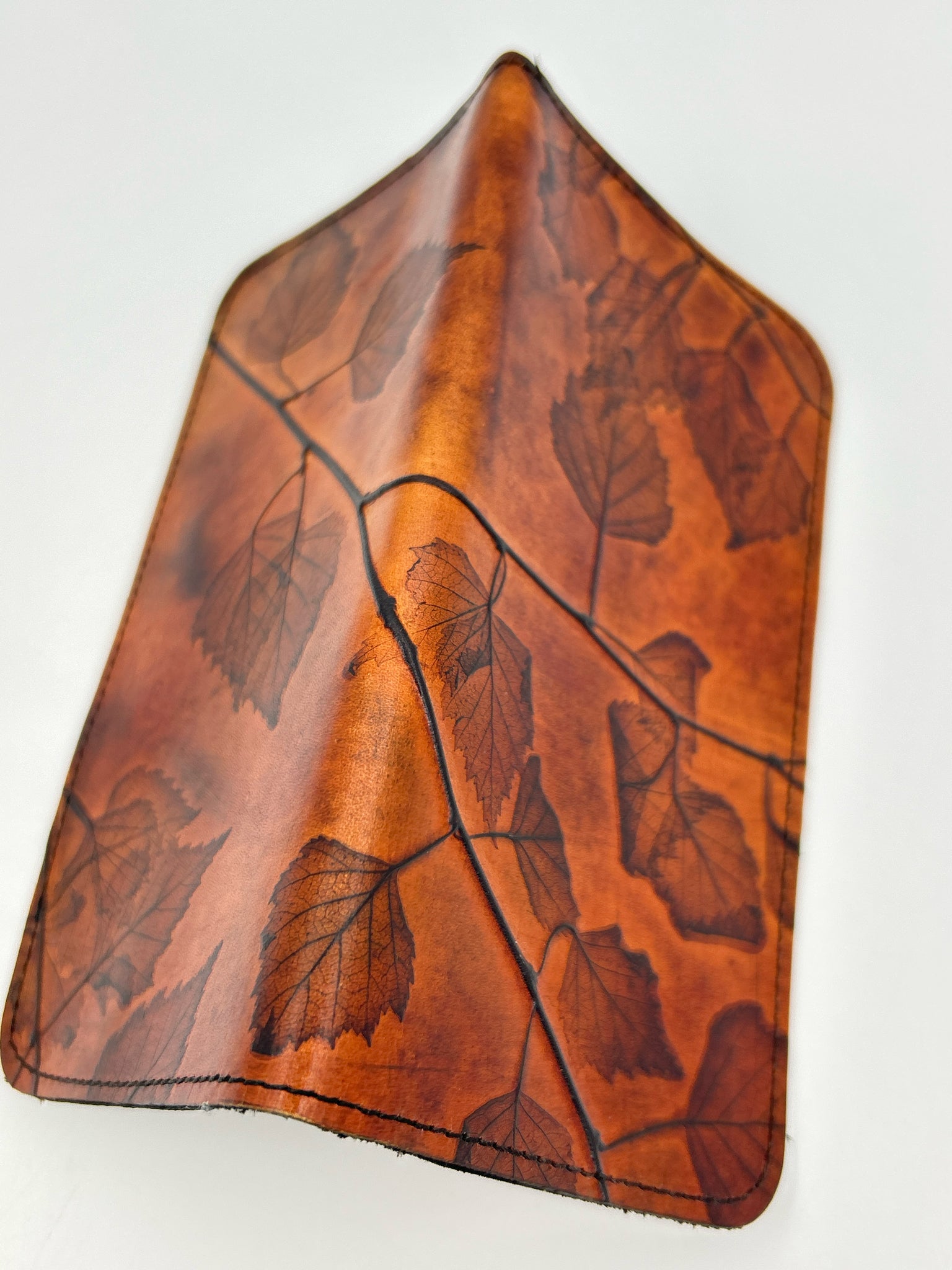 LEAF LEATHER Brown Print Checkbook cover