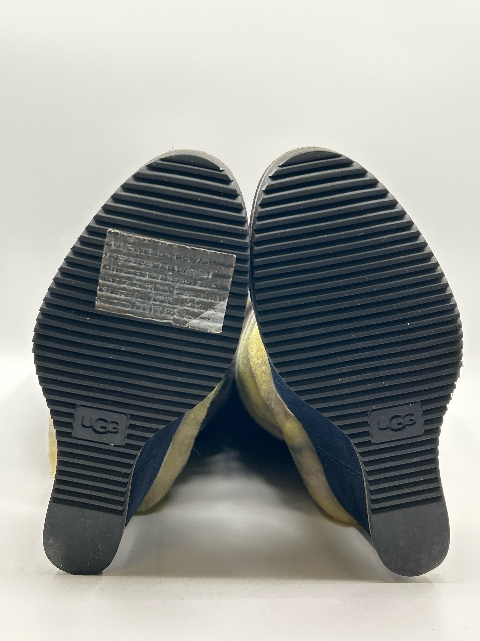 UGG Size 8 Blue Print Women Boots