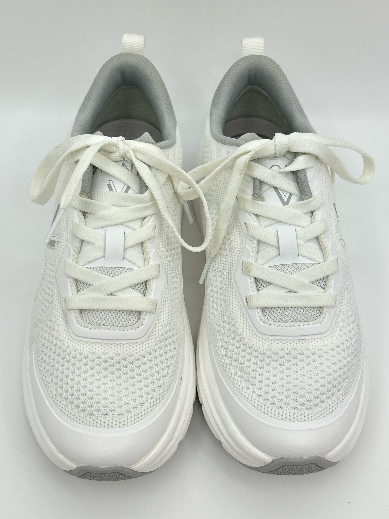 VIONIC Size 8.5 White Women Sneakers