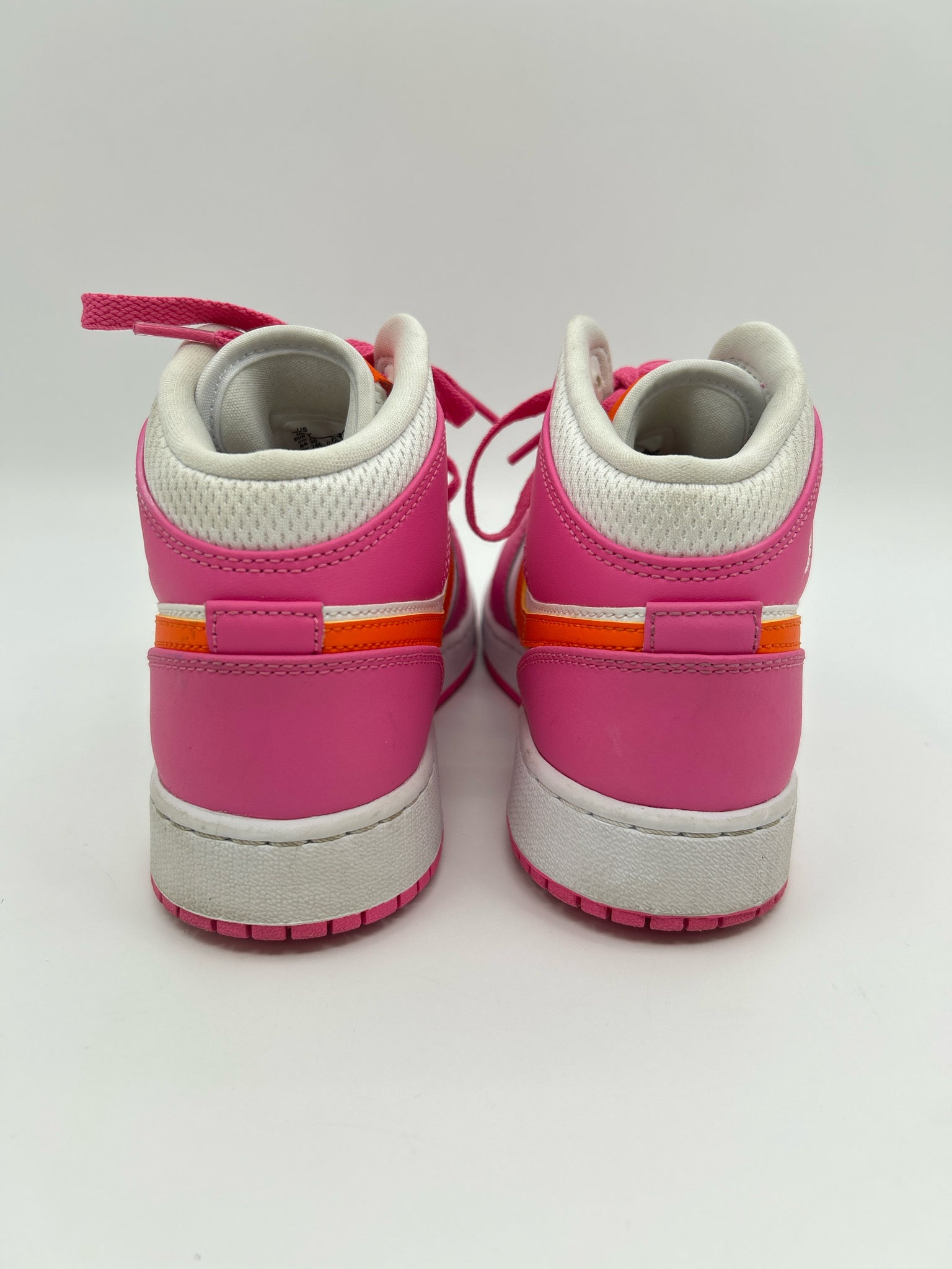 NIKE Size 7 PINK AND WHITE Women Sneakers