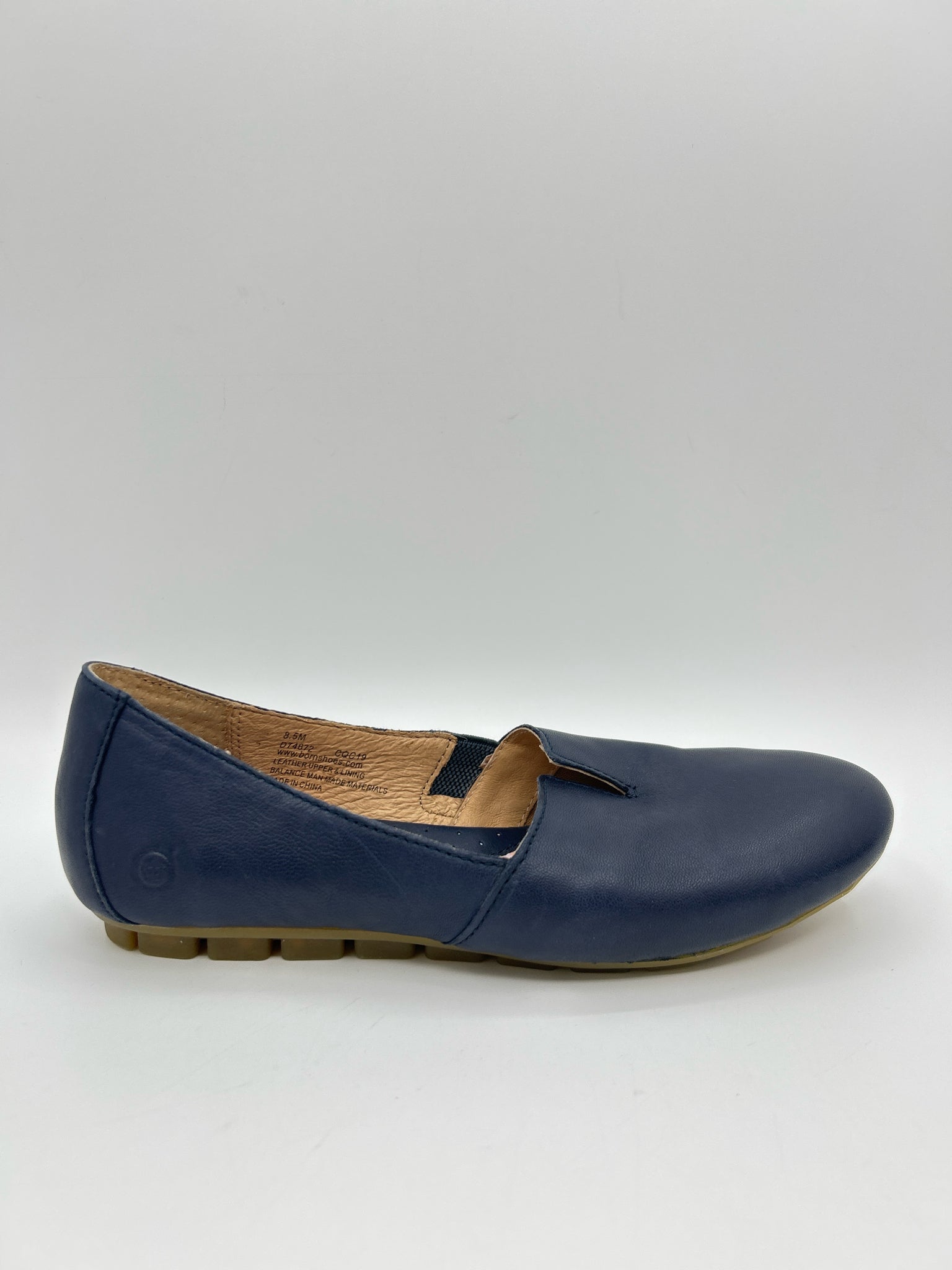 BORN Size 8.5M Navy Women Flats