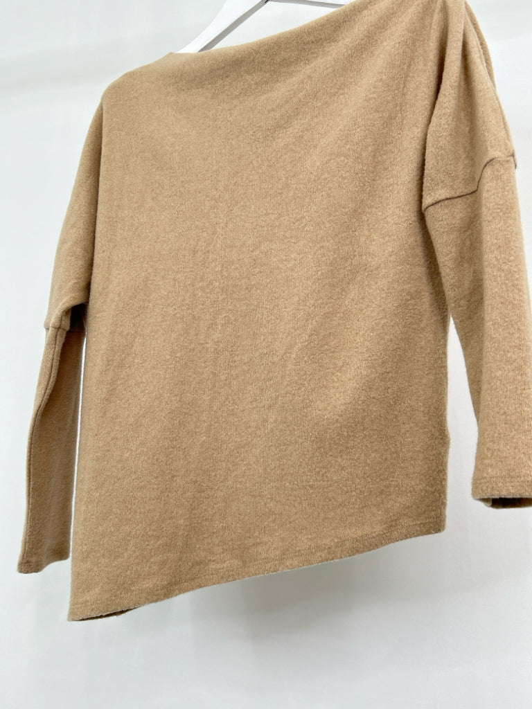 ASTR Women Size M Tan Sweater