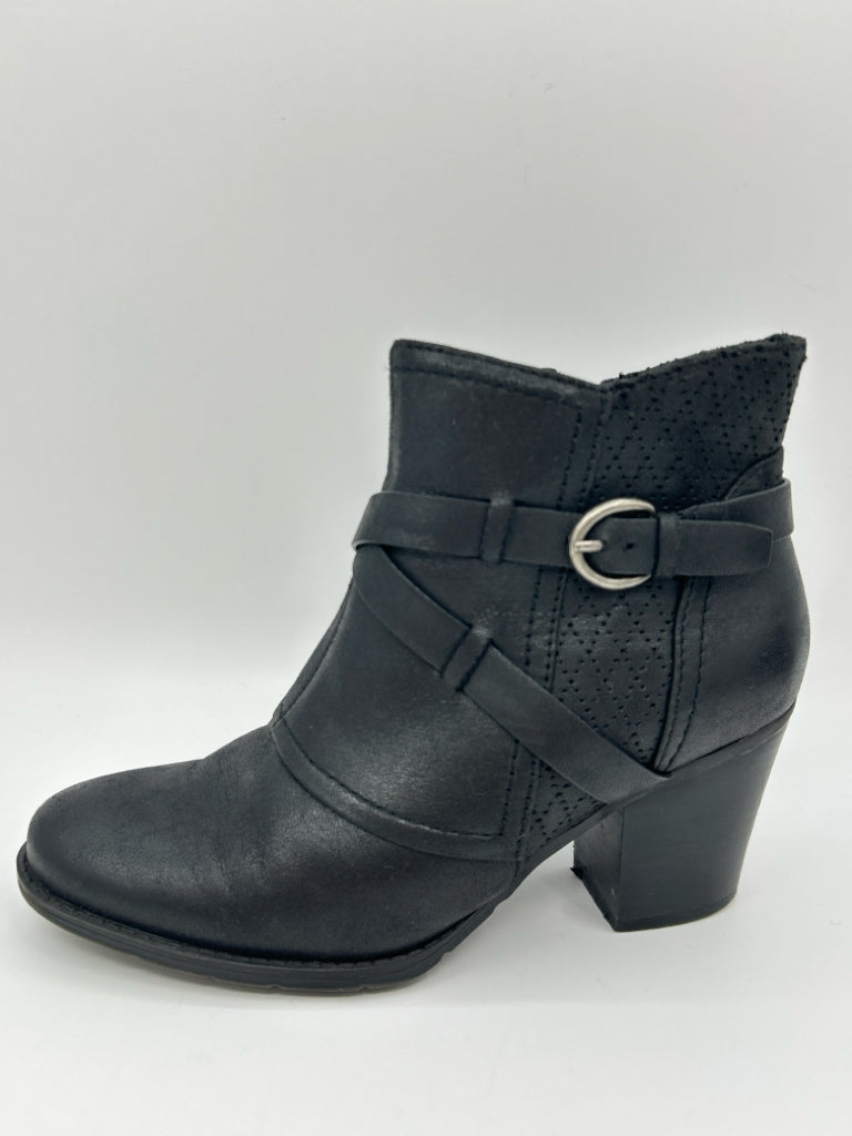 BARETRAPS Women Size 6M Black Booties