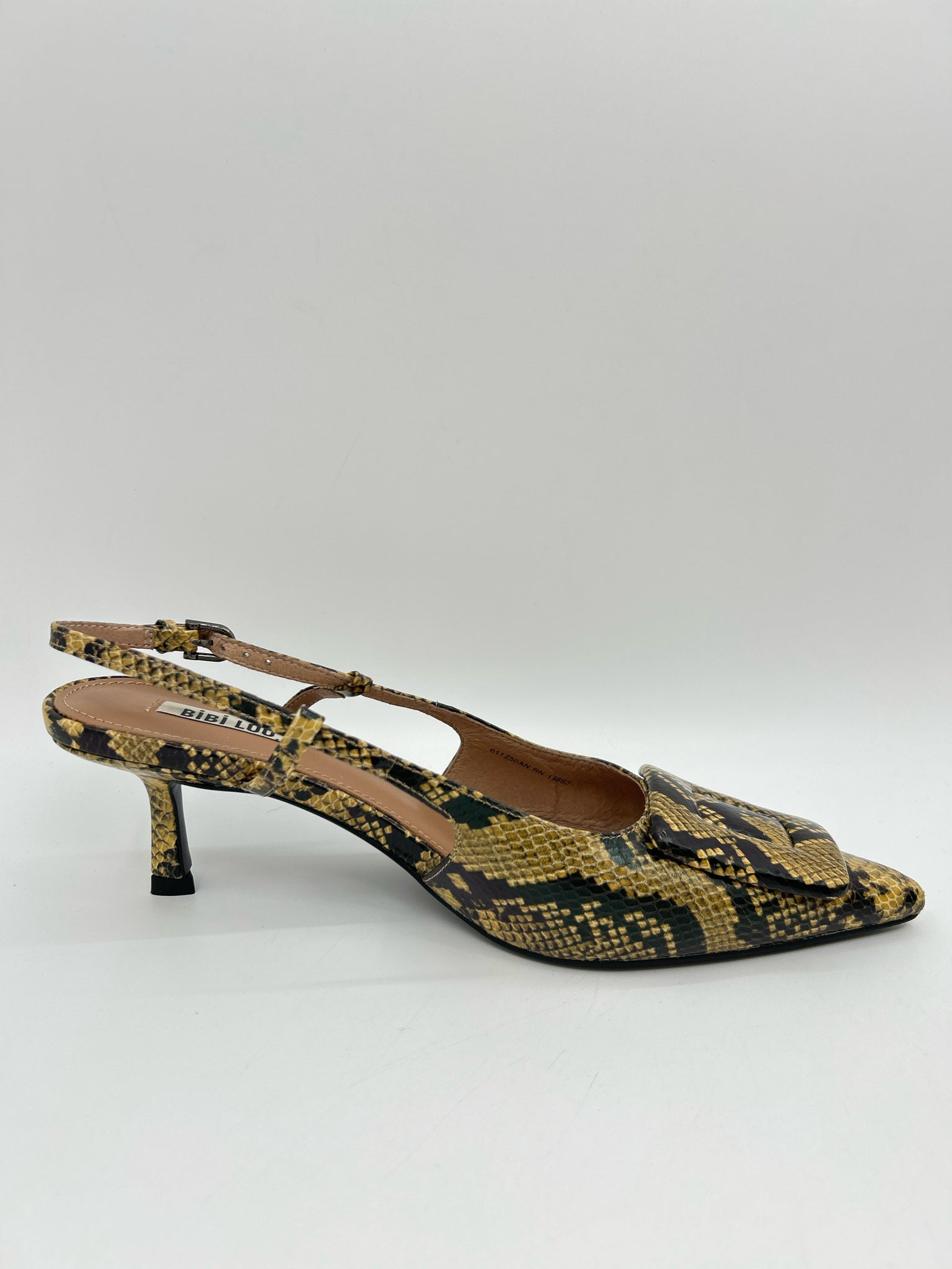 BIBI LOU Size 10 Beige and Black Women Pumps