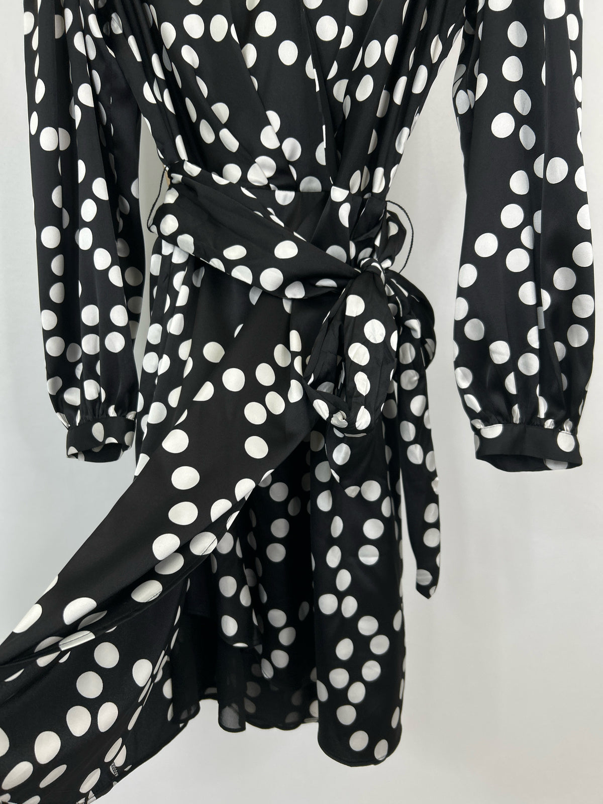 White House Black Market Size 8 Black and White Women Dress