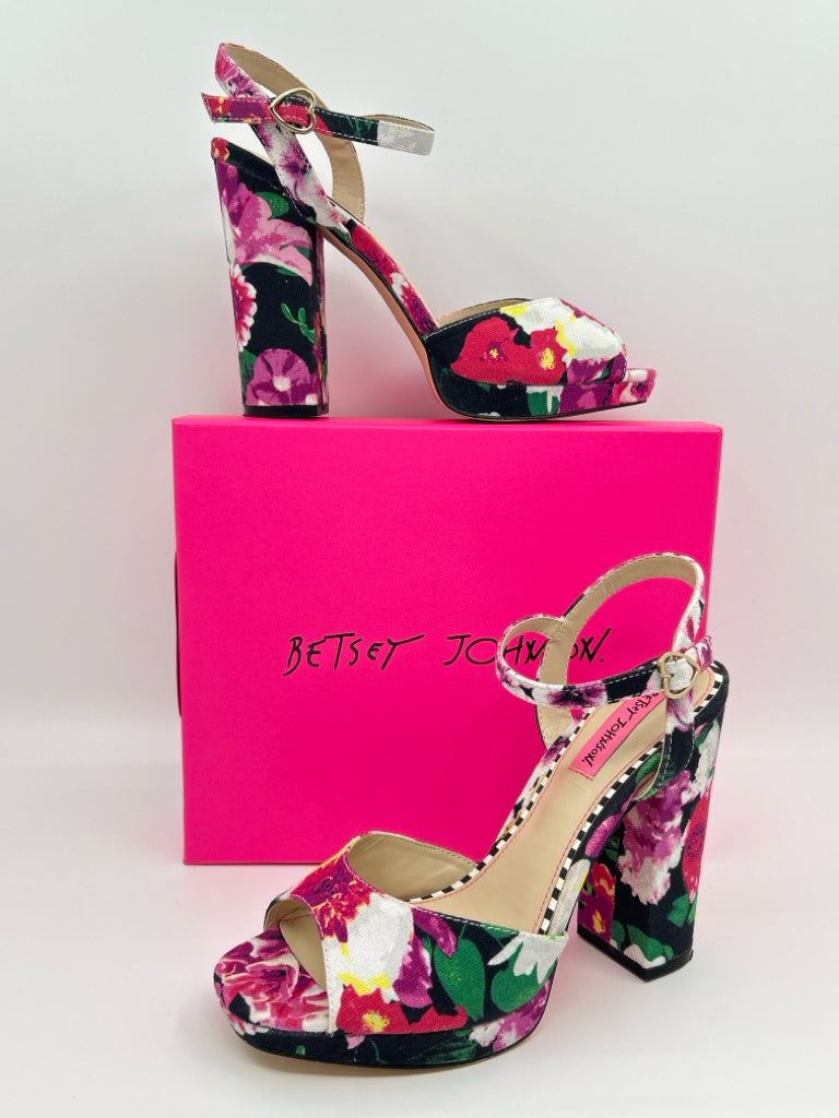 BETSEY JOHNSON Women Size 9.5 Pink floral Sandal
