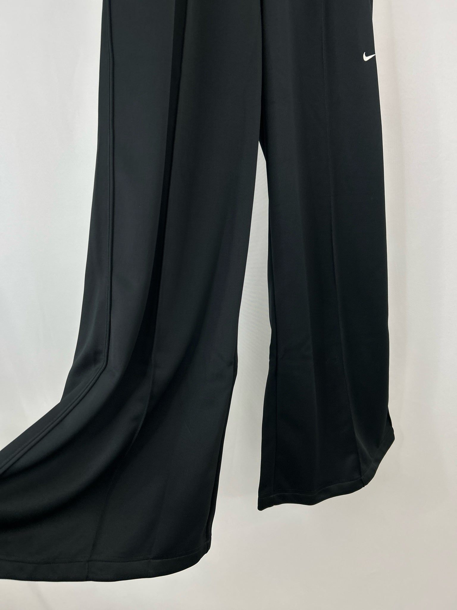 NIKE NWT Size M Black Women Pants