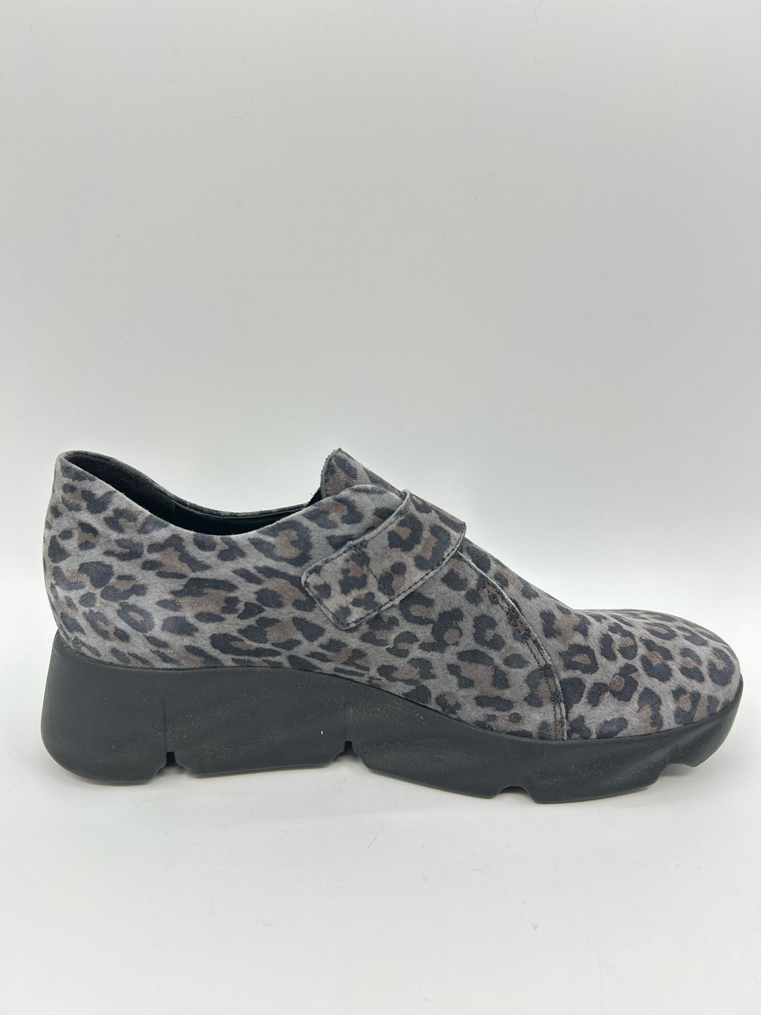 MEPHISTO Size 8 Gray print Women Shoes
